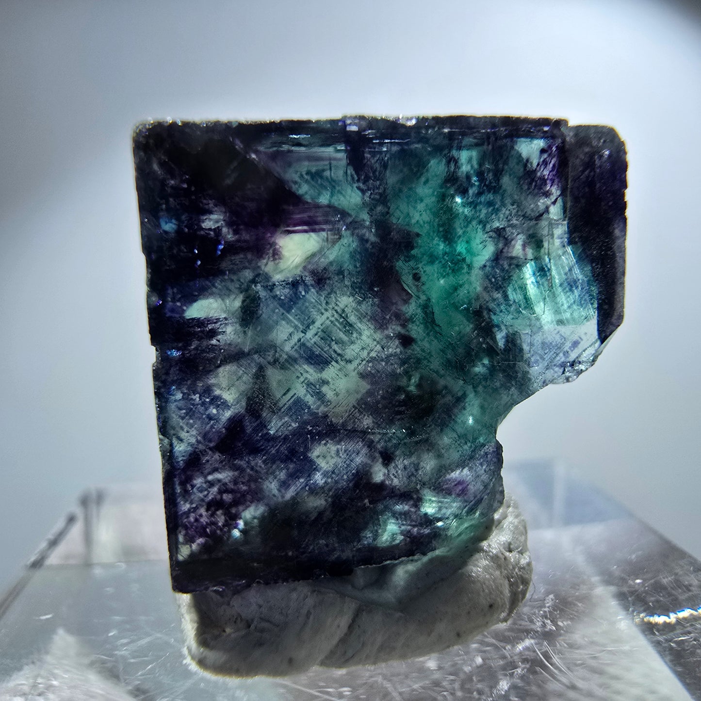 Spécimen rare de cube de fluorite fantôme, vert zonal et violet, Okorusu, Namibie, 23 x 18 x 14 mm