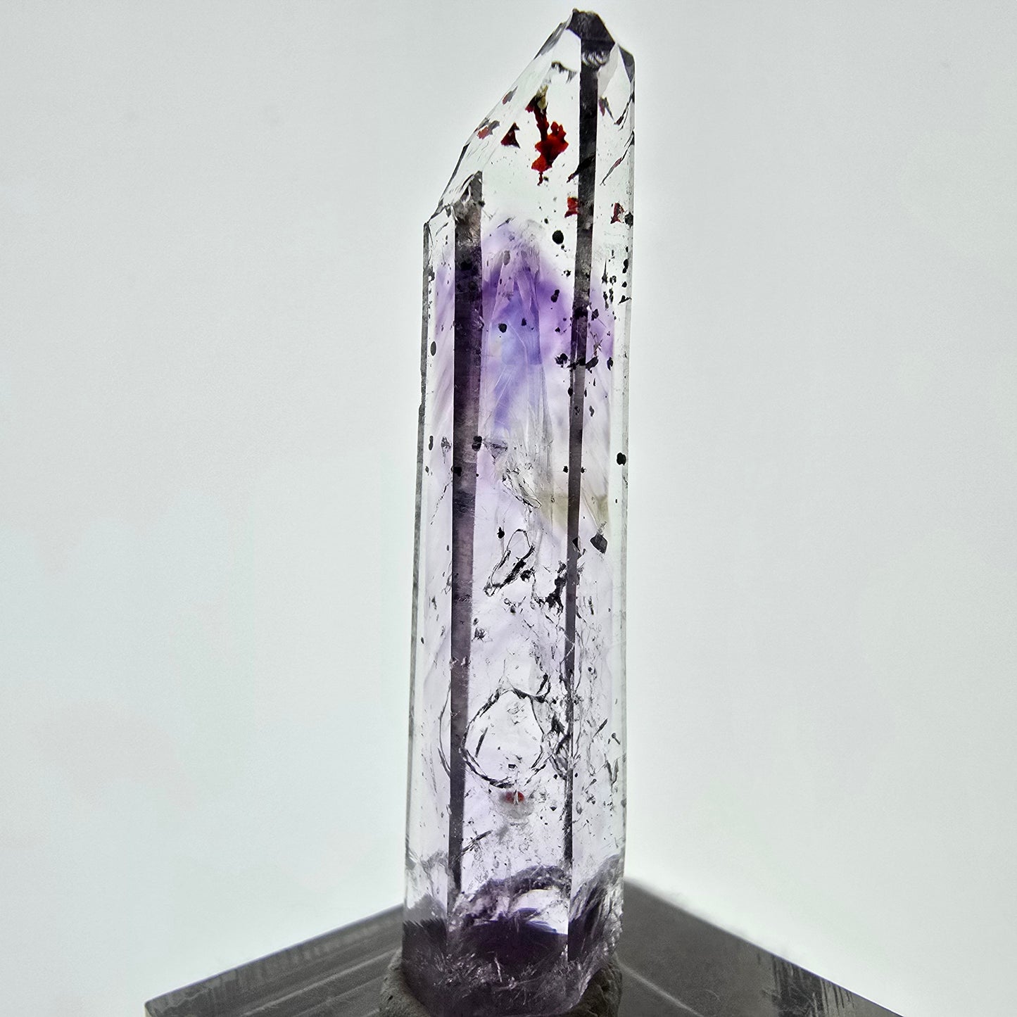 Mine d'améthyste Harlequin Phantom Point Streep, Goboboseb, Namibie, 50 x 11 x 10 mm