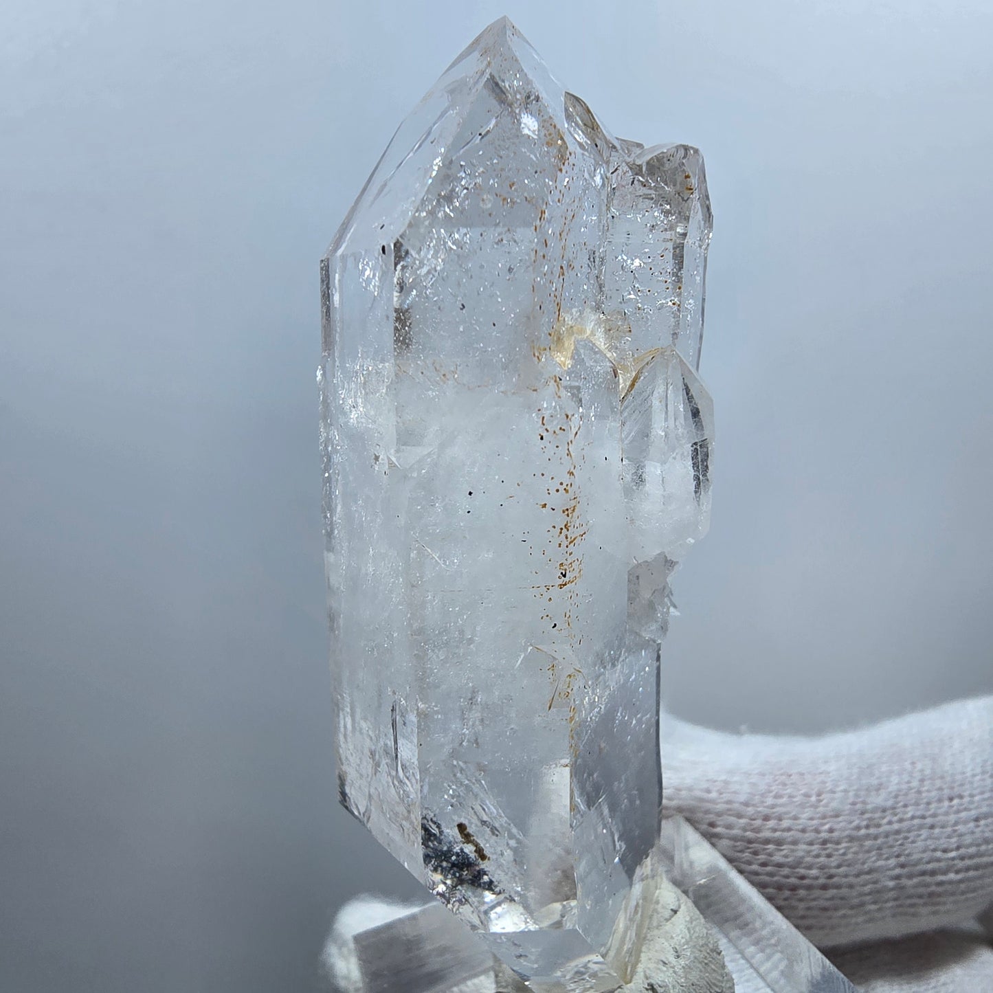 Goboboseb de poche en quartz fumé fantôme lémurien, squelette DT Stage Valentine, Namibie, 64 x 23 x 21 mm