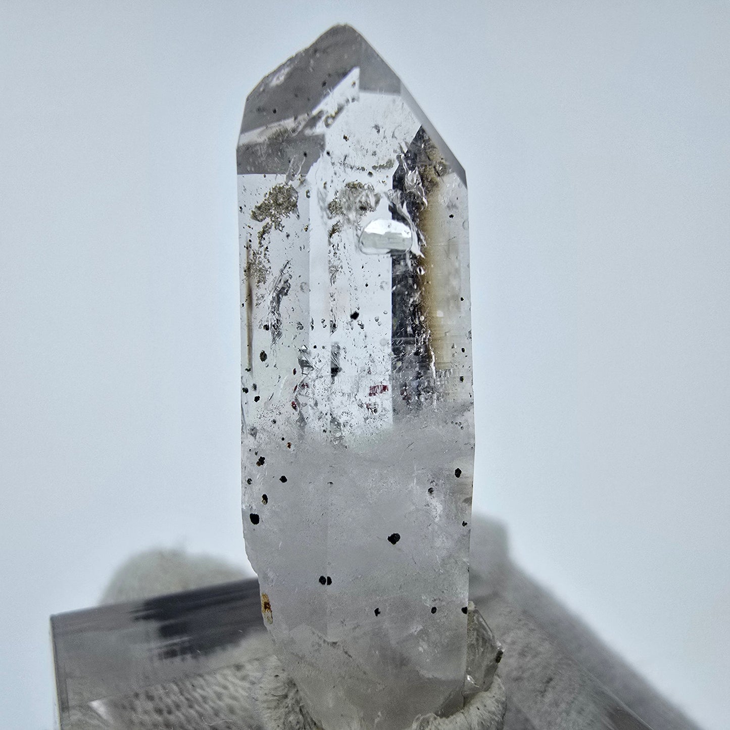 Klarer Phantom Hämatit Quarz Kristall Streep Mine, Goboboseb, Namibia 35*12*12mm