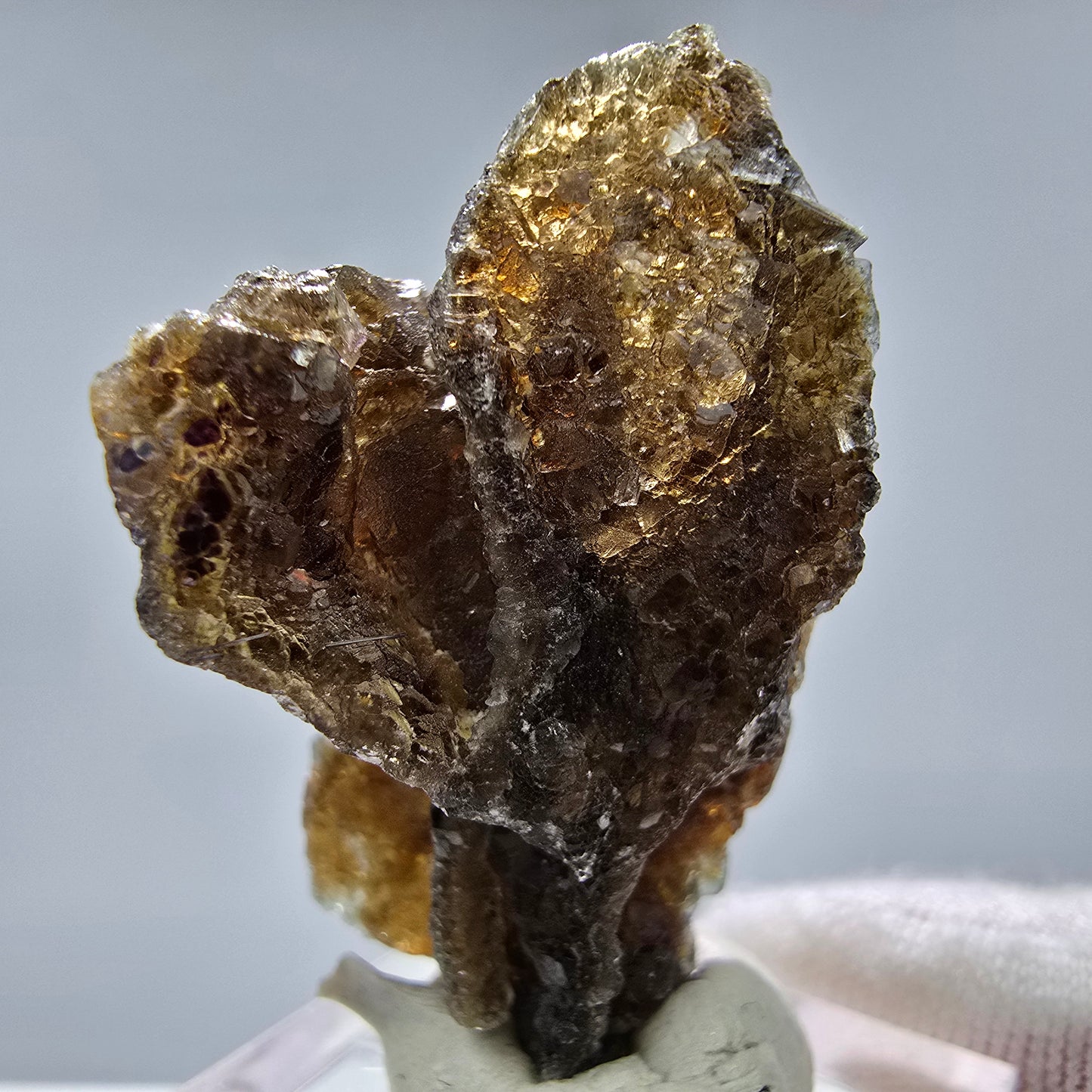 Phantom Fluorit Würfel braun, Muskovit Stufe Erongo, Namibia 41*28*21mm Sammlung