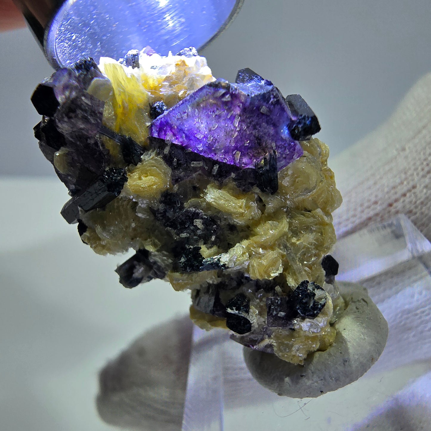 Cubes de fluorite fantôme colorés, tourmaline scholle muscovite hyalite, Erongo, Namibie, 36 x 24 x 15 mm