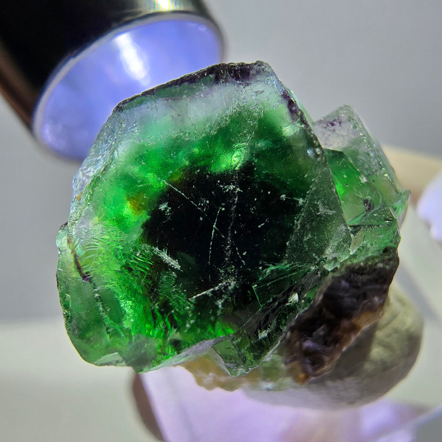 Cube de fluorite fantôme, zonal, spécimen de muscovite, Erongo, Namibie, 21 x 20 x 19 mm