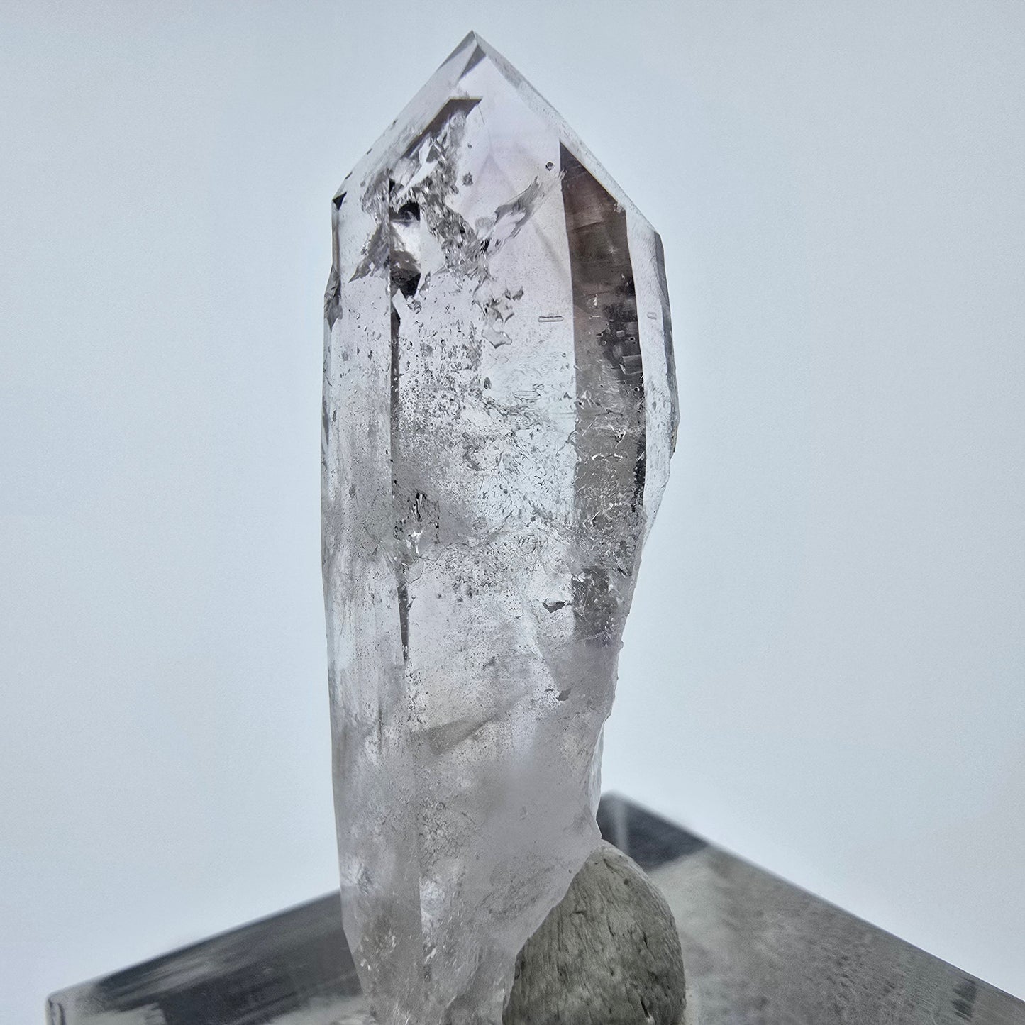 Cristal d'améthyste hématite fantôme Streep Mine, Goboboseb, Namibie 36 x 12 x 9 mm