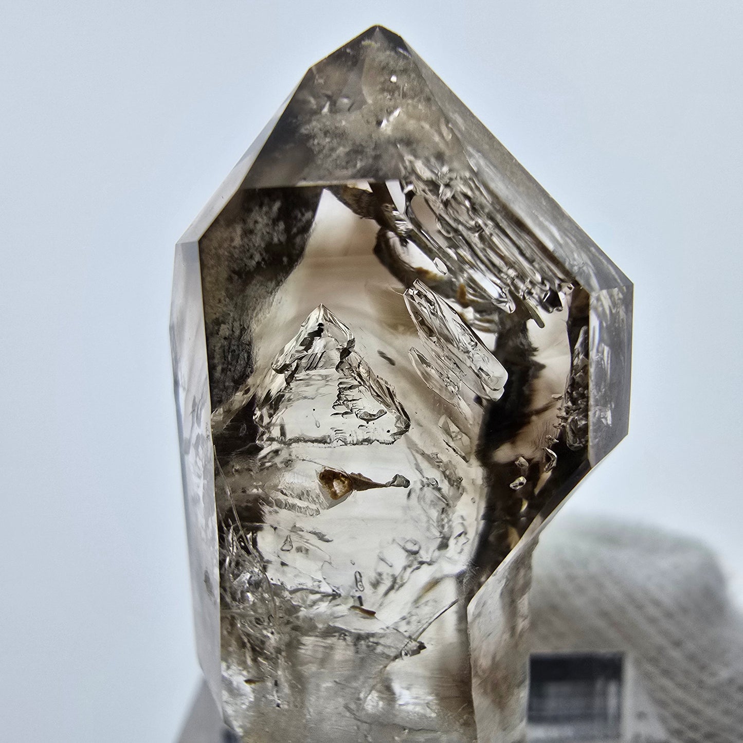 Enhydro Phantom Rauchquarz Fenster Zepter, 1x Blase Goboboseb Namibia 38*19*12mm