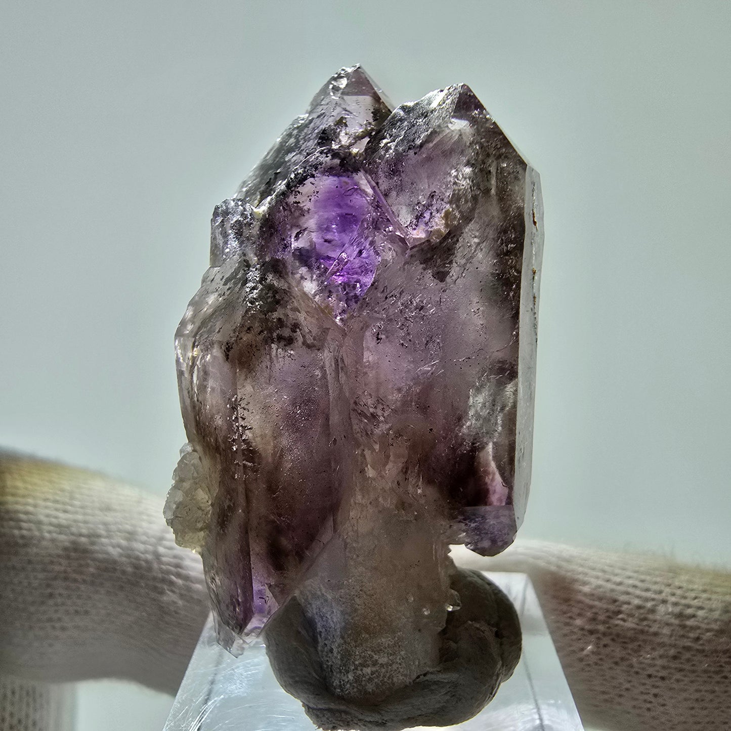 Améthyste fantôme rare, sceptre DT, amas Brandberg, Namibie, 50 x 26 x 24 mm