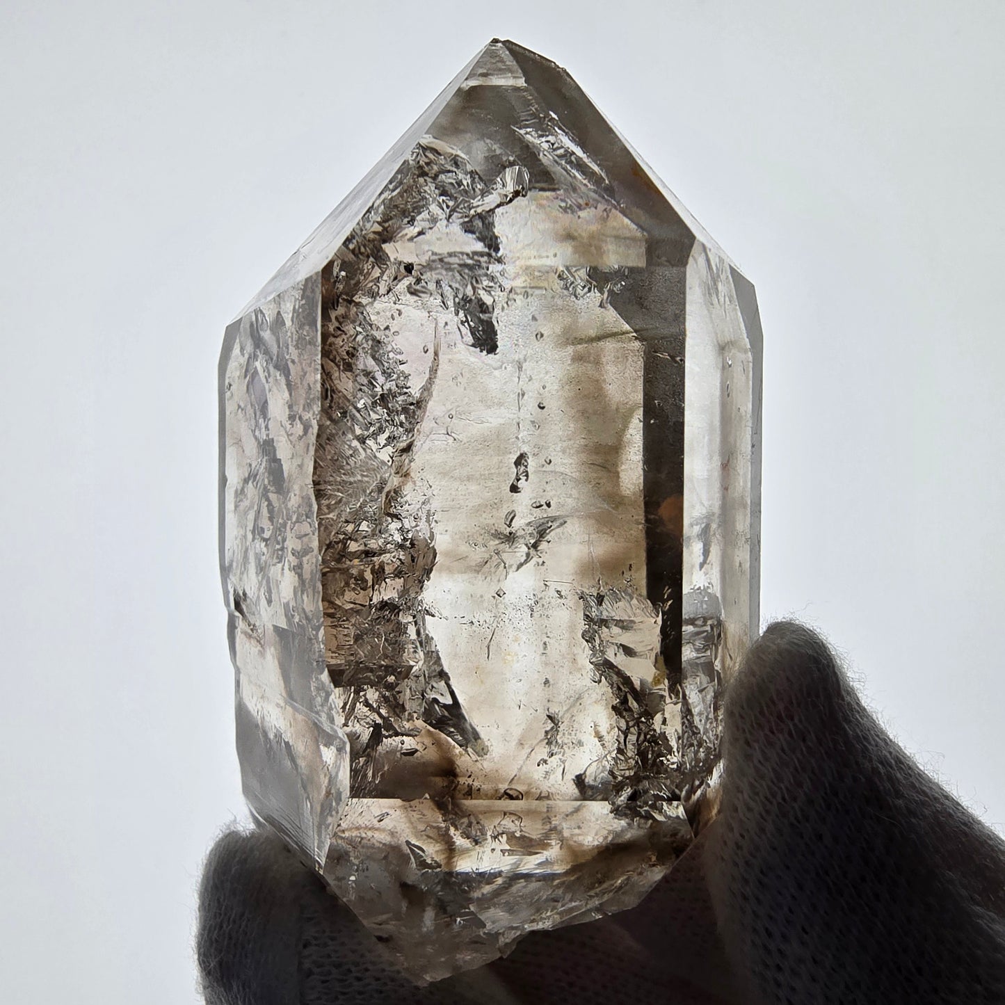 Sceptre DT en quartz fumé squelette Enhydro, poche Valentine en calcite UV, Namibie 71 x 43 x 31 mm