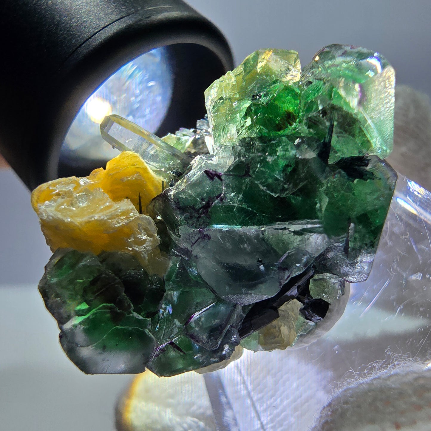 Spécimen de fluorite fantôme, tourmaline Schorl et quartz fumé, Erongo, Namibie, 30 x 22 x 22 mm