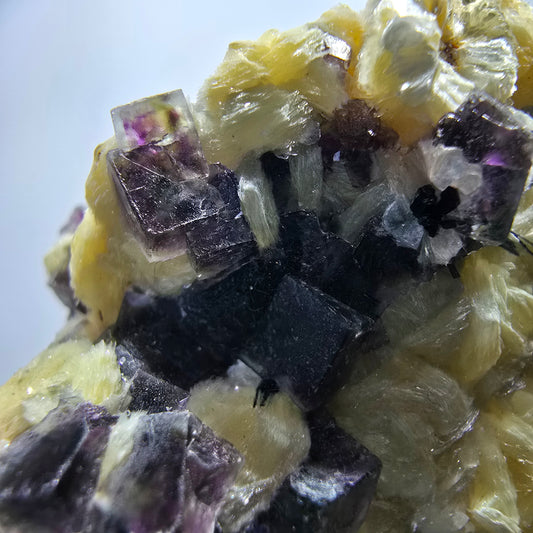 Bunte Phantom Fluorit Würfel Hyalit Muskovit Schörl Erongo, Namibia 67*55*35mm