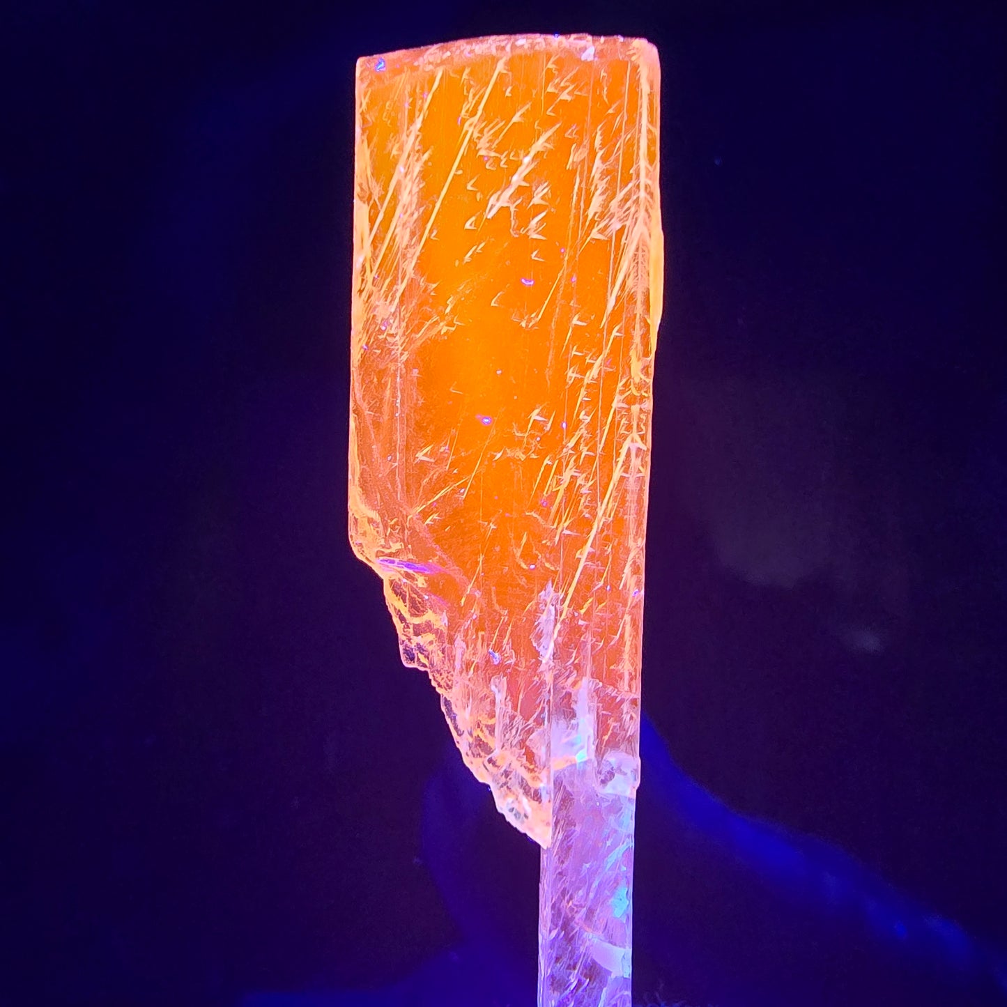 Seltener Kunzit X Spodumen Kristall weiß UV Mineral 66*14*4mm aus Brasilien