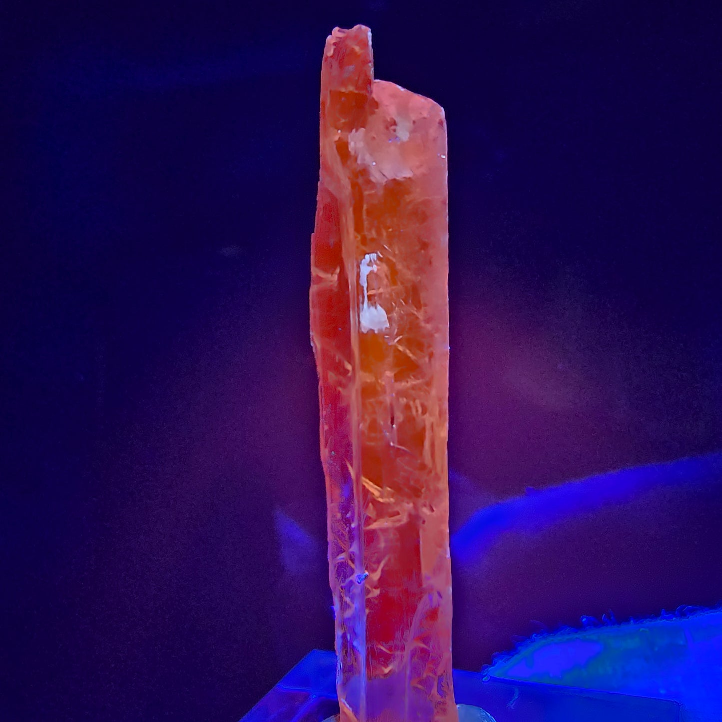 Seltener Kunzit X Spodumen Kristall weiß UV Mineral 48*9*5mm aus Brasilien