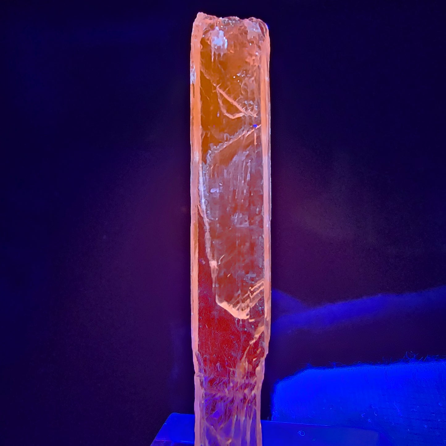 Seltener Kunzit X Spodumen Kristall weiß UV Mineral 54*8*5mm aus Brasilien