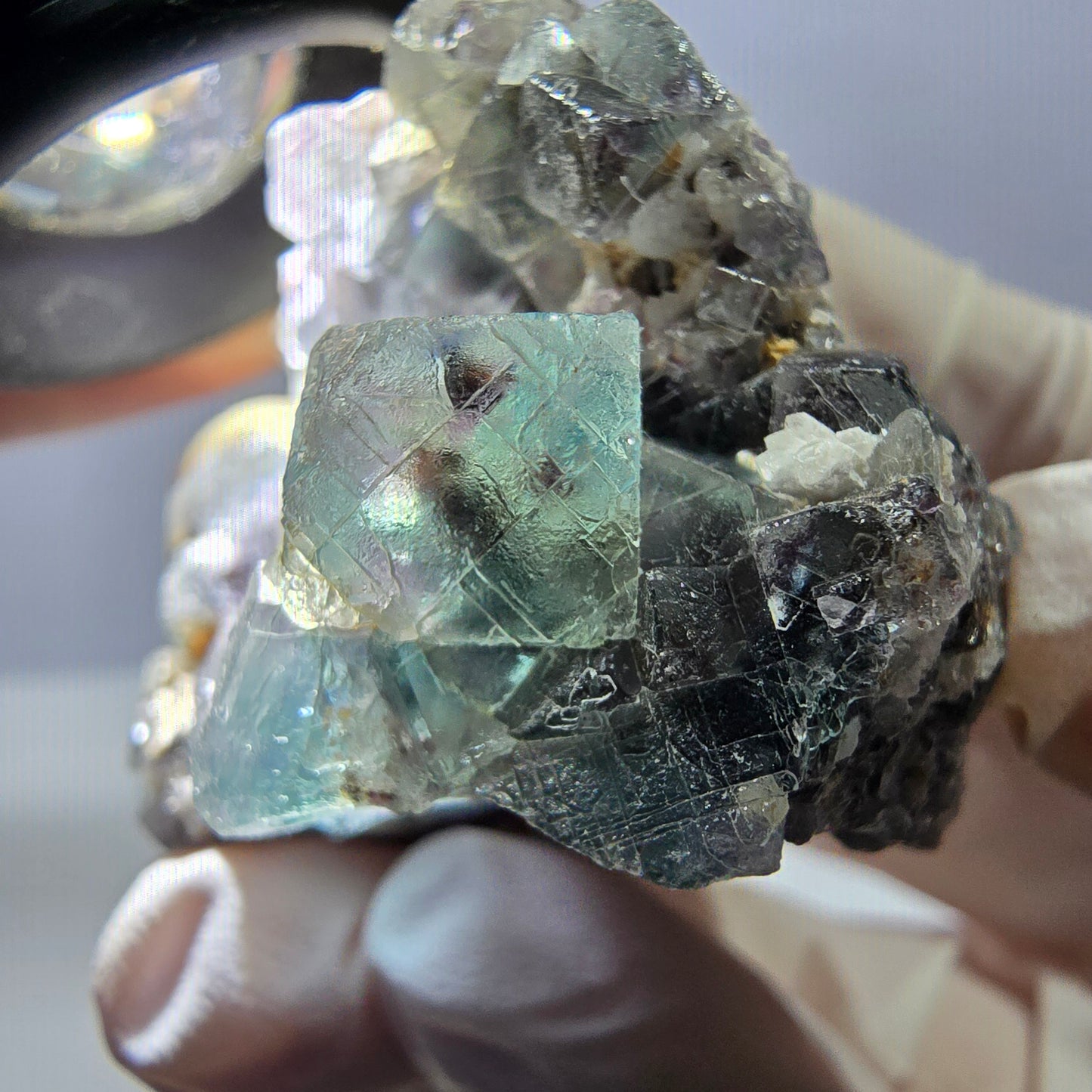 Rare cube de fluorite fantôme, spécimen de quartz vert violet Okorusu Namibie 47*46*37 mm