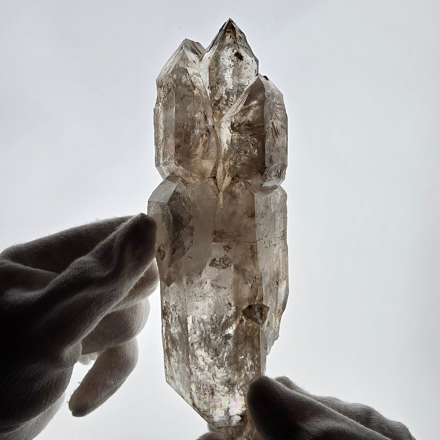 Sceptre fantôme squelette XL en quartz fumé DT, poche Saint-Valentin en calcite UV, Namibie 191 x 60 x 51 mm