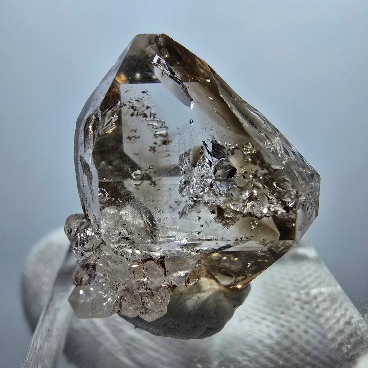 Spécimen de sceptre en quartz fumé fantôme transparent DT Goboboseb, Namibie 23 x 21 x 13 mm