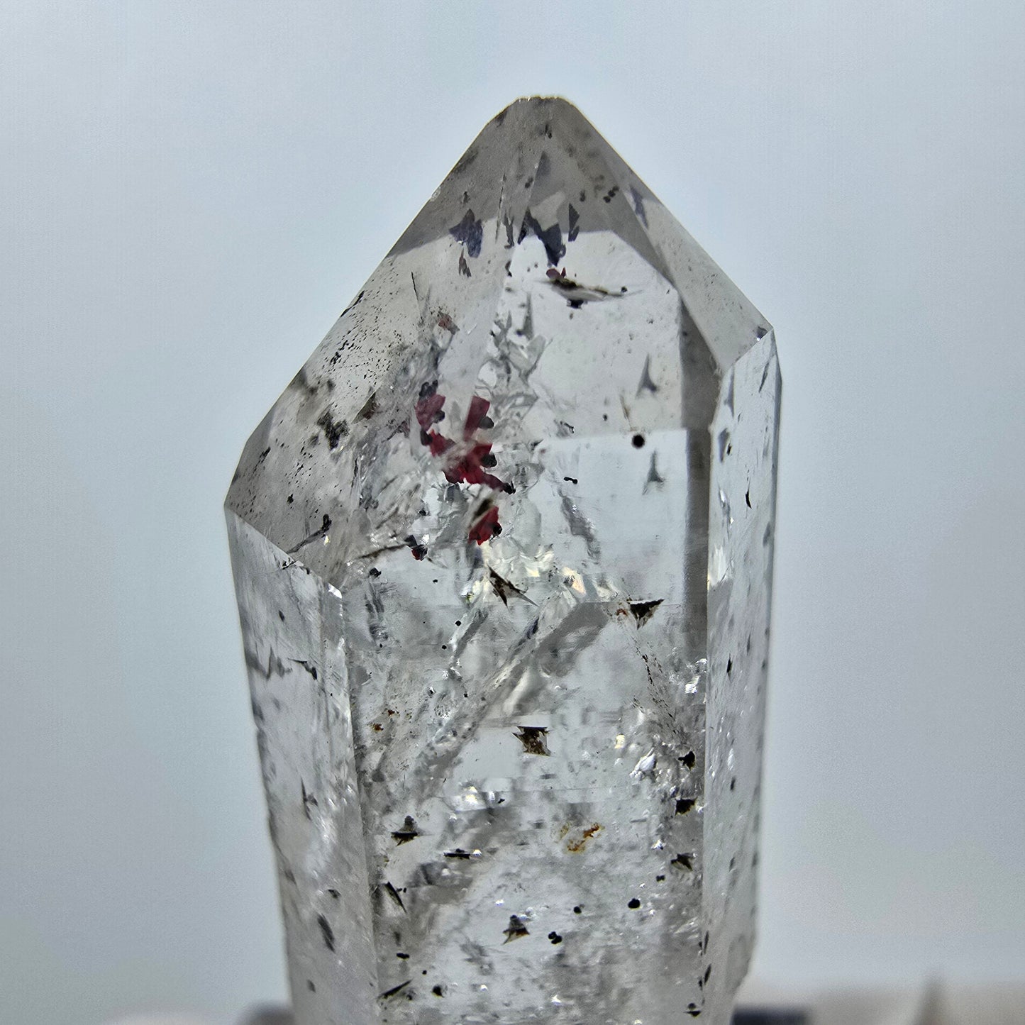 Quartz clair Harlequin Mine Point Streep, Goboboseb, Namibie 42 x 15 x 11 mm