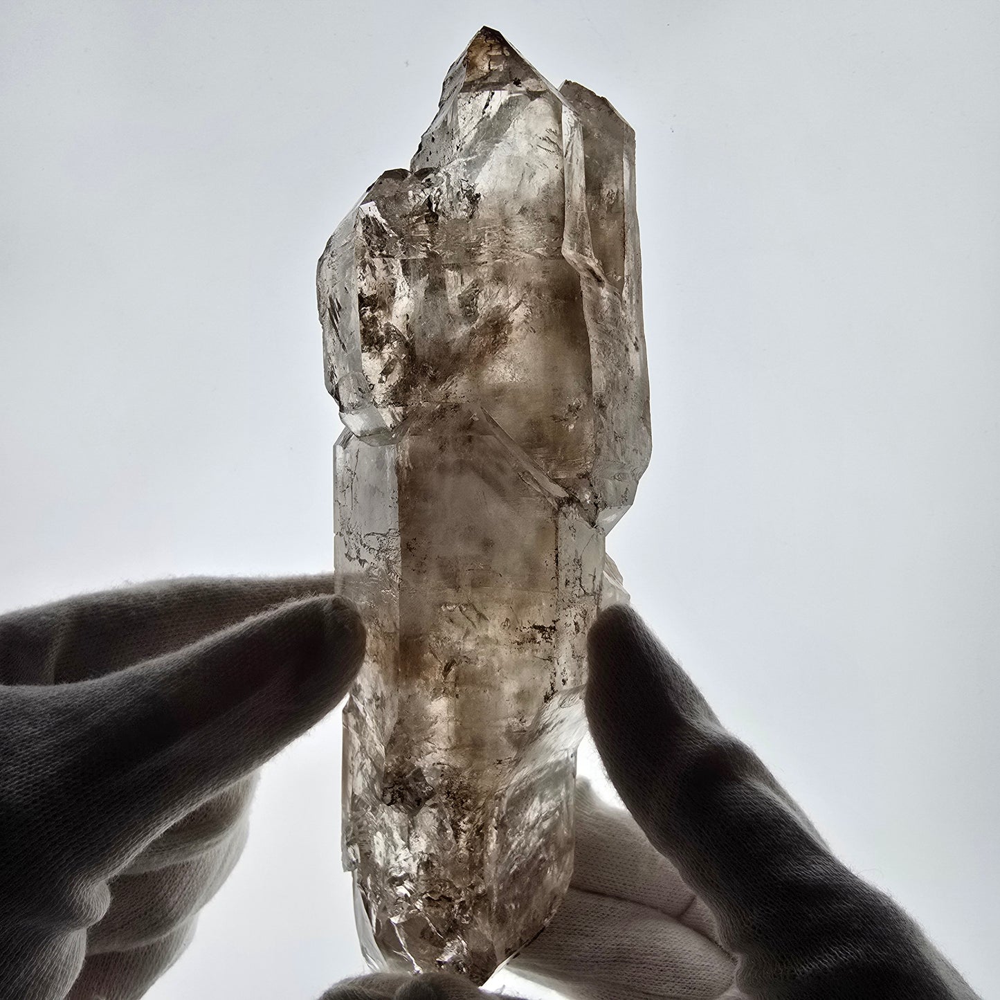 Sceptre fantôme squelette XL en quartz fumé DT, poche Saint-Valentin en calcite UV, Namibie 191 x 60 x 51 mm