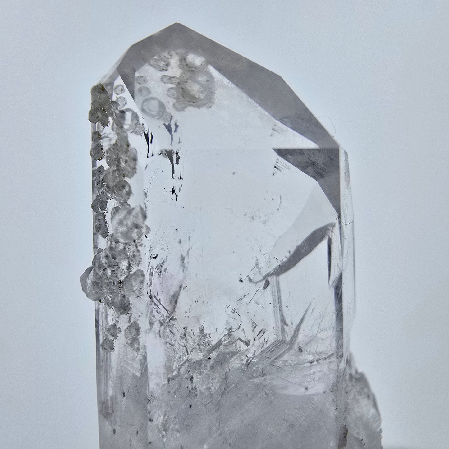 Klarer Zepter Quarz Analcim, Amethyst Streep Mine Goboboseb Namibia 40*19*10mm