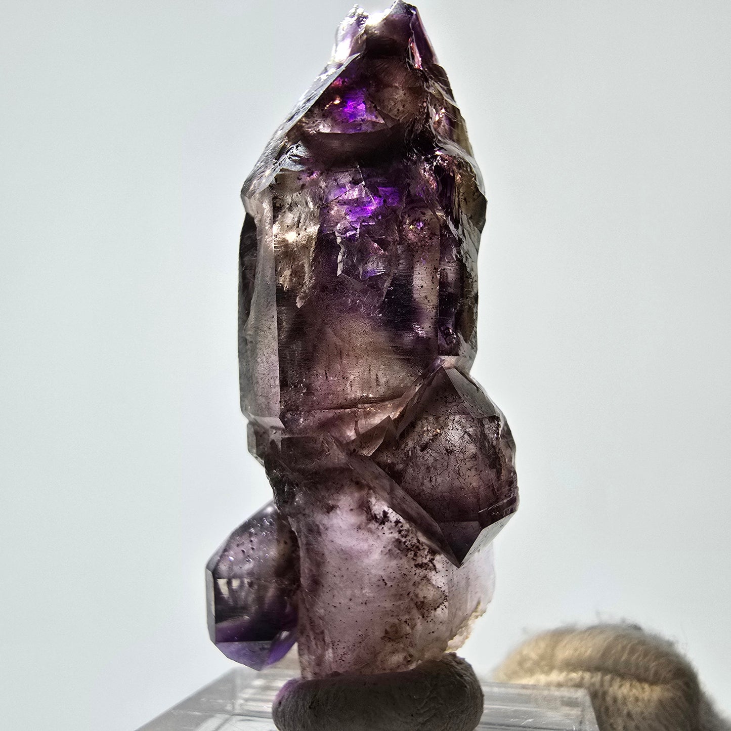 Améthyste fantôme rare, sceptre DT, amas Brandberg, Namibie, 49 x 21 x 14 mm