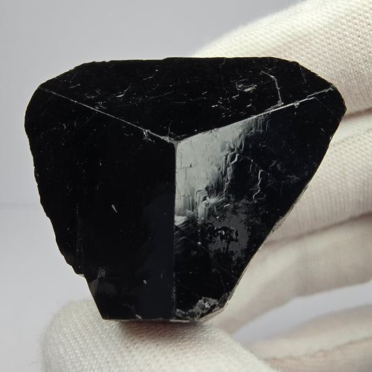 Symmetrischer Schörl Turmalin mit Hyalit Erongo, Namibia 34*31*26mm Sammlung