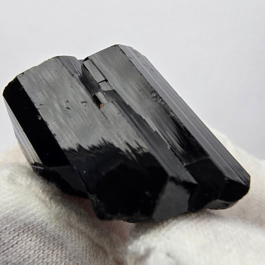 Symmetrischer Schörl Turmalin Kristall Erongo, Namibia 27*25*23mm Sammlung