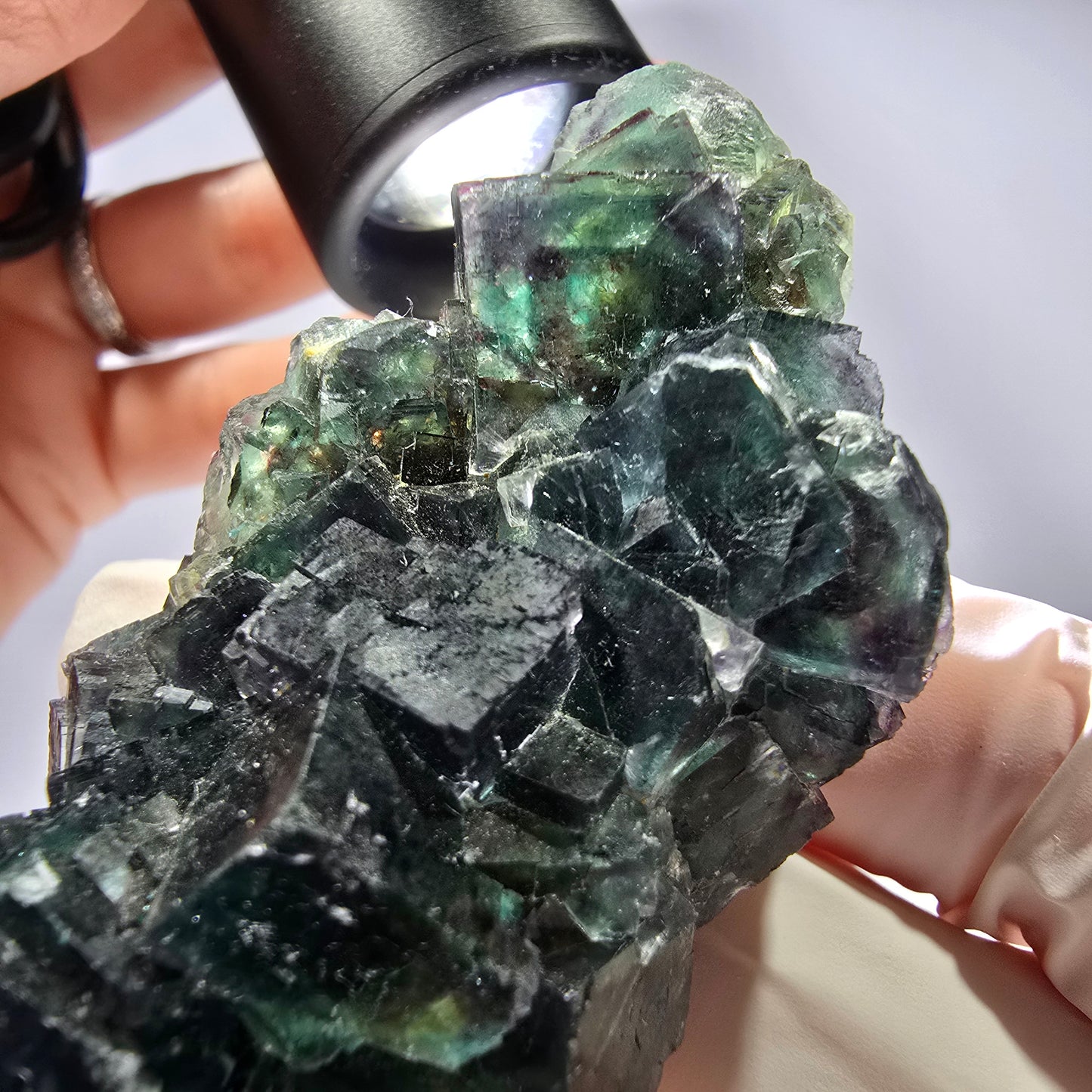 Spécimen de cube de fluorite fantôme, parqueté vert-brun Okorusu, Namibie 89 x 42 x 26 mm