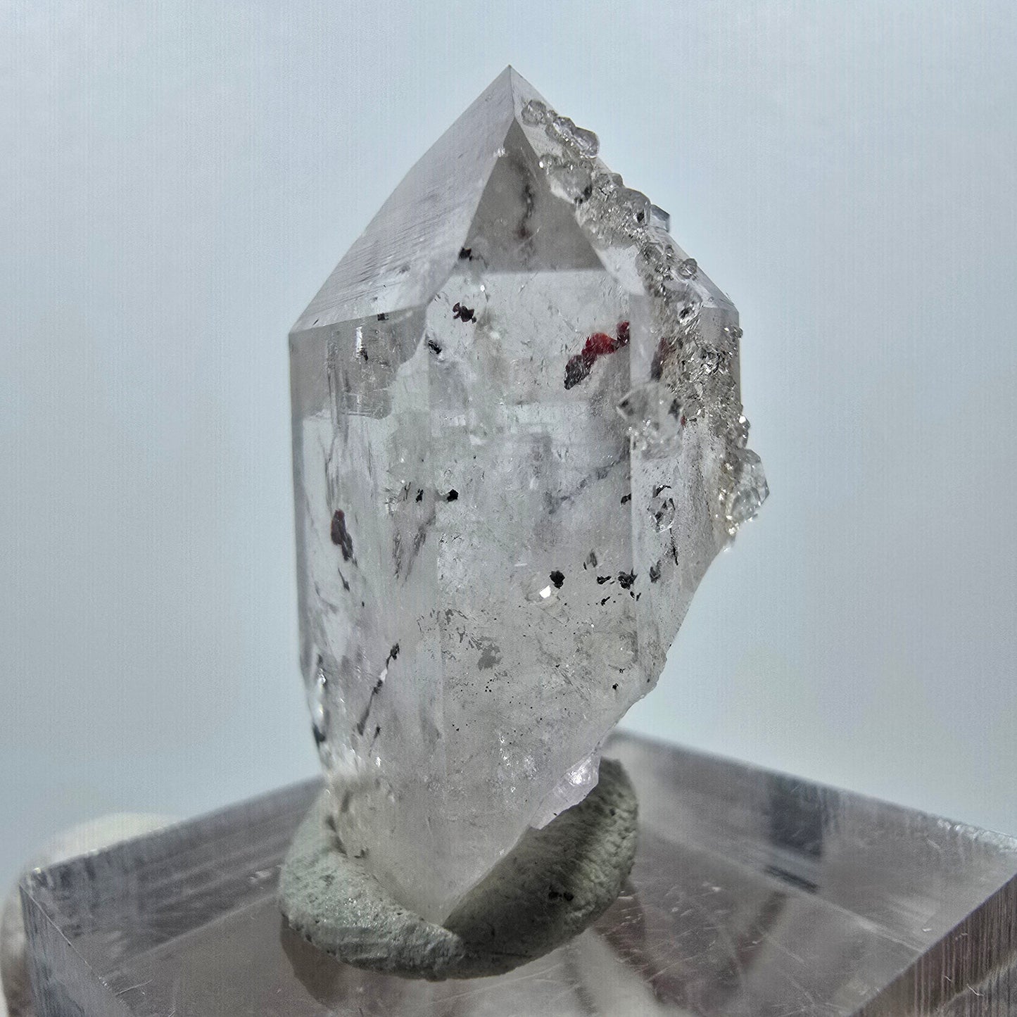 Harlequin Quartz with Analcime Point Streep Mine, Goboboseb, Namibia 31*19*17mm