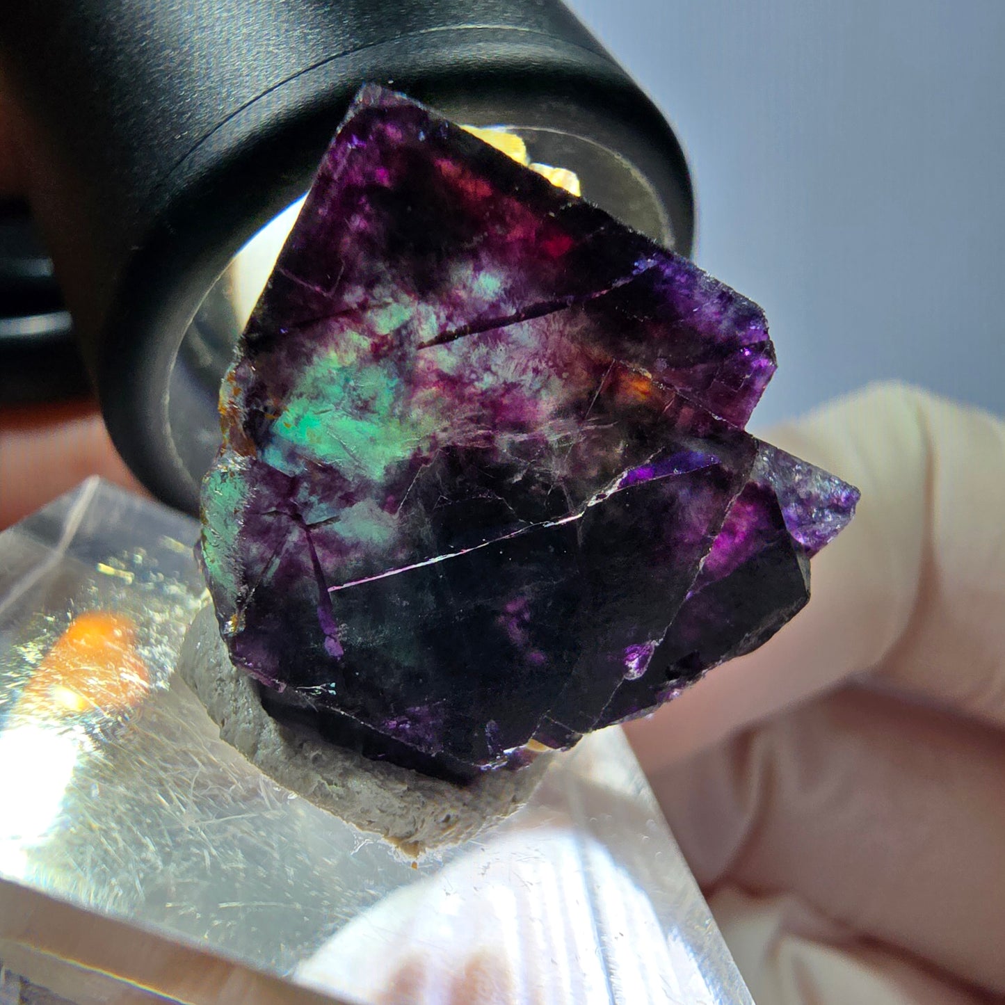 Spécimen de cube de fluorite fantôme, parqueté vert violet Okorusu, Namibie 22*20*17 mm
