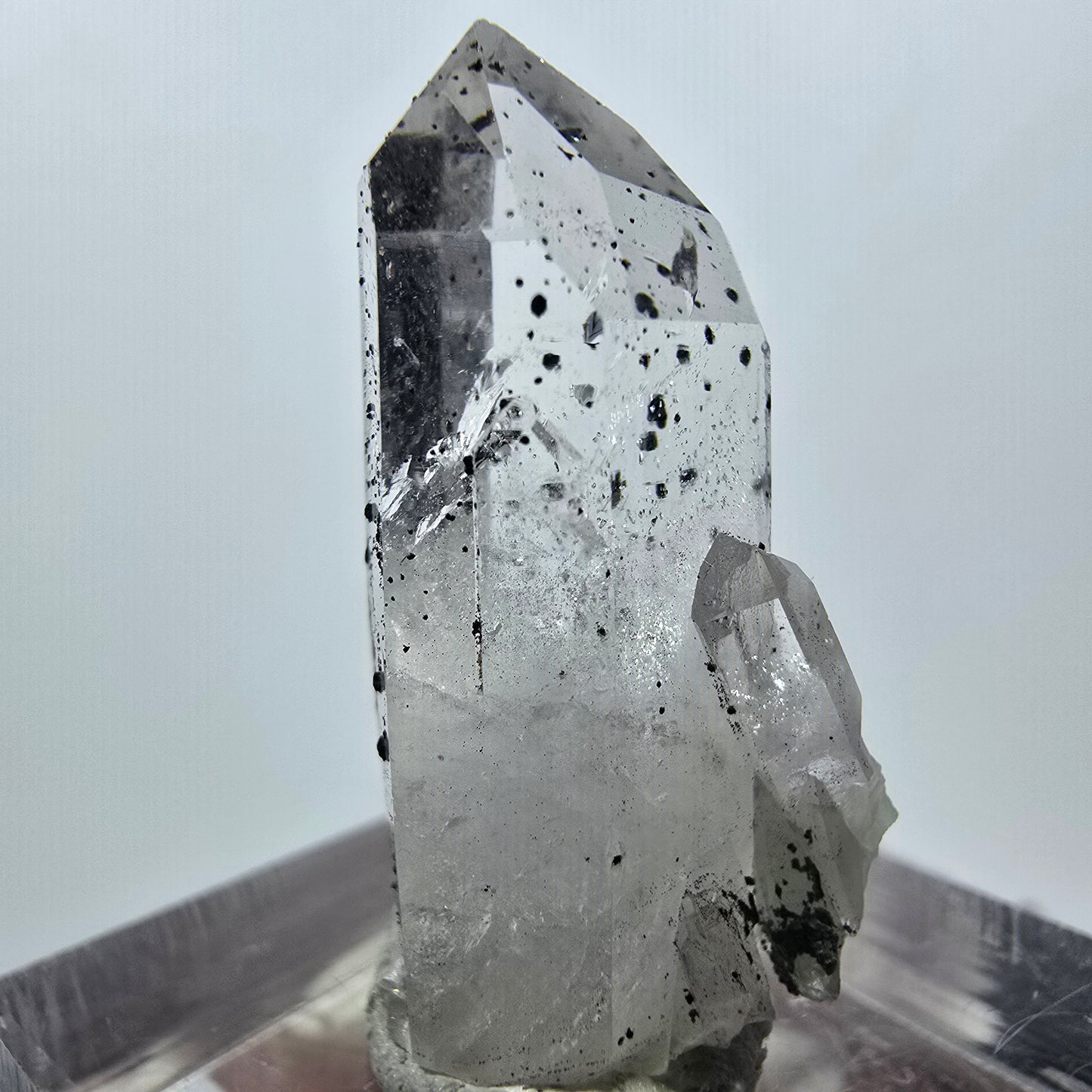 Quartz hématite transparent Point Streep Mine, Goboboseb, Namibie 29 x 14 x 10 mm