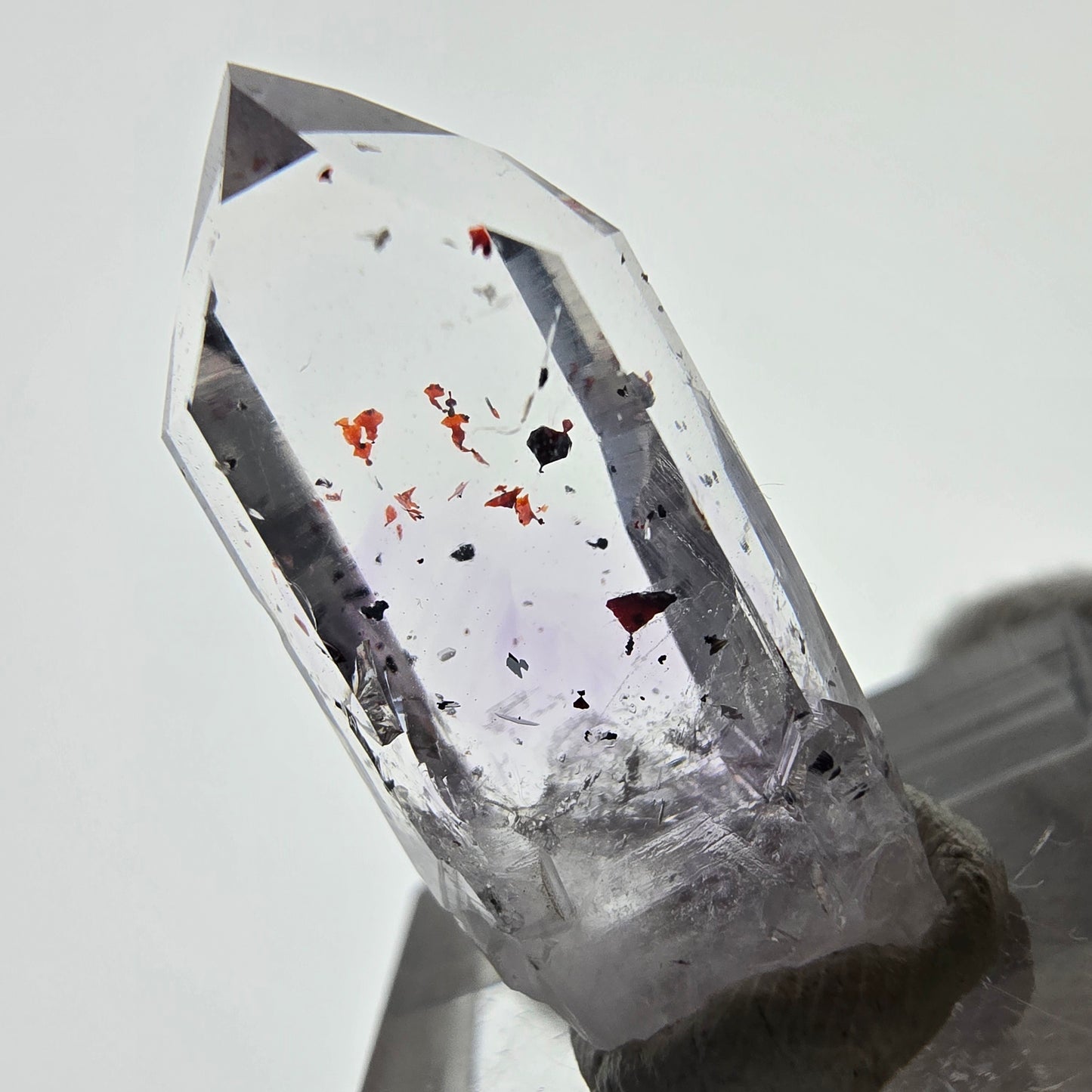Mine d'améthyste Harlequin Phantom Point Streep, Goboboseb, Namibie, 27 x 13 x 7 mm
