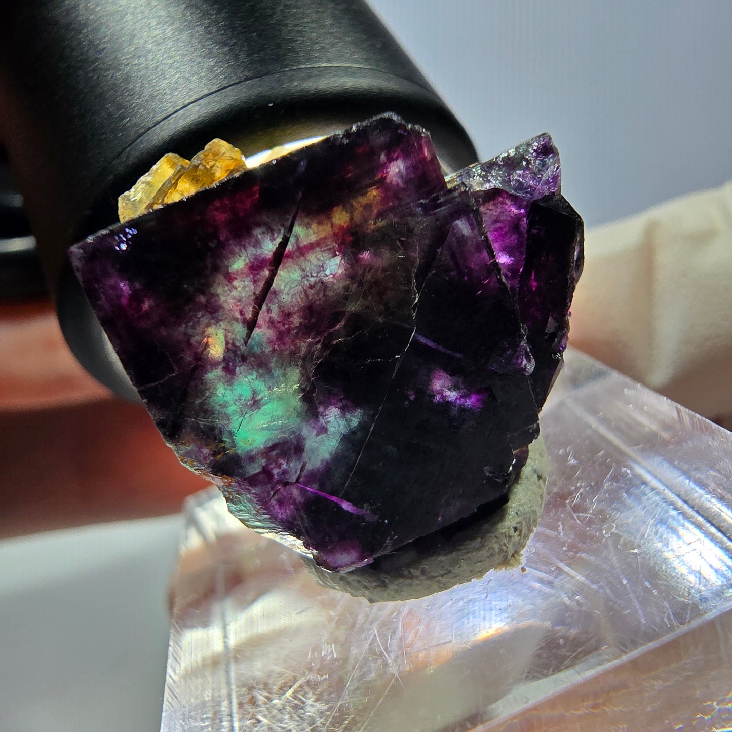 Spécimen de cube de fluorite fantôme, parqueté vert violet Okorusu, Namibie 22*20*17 mm