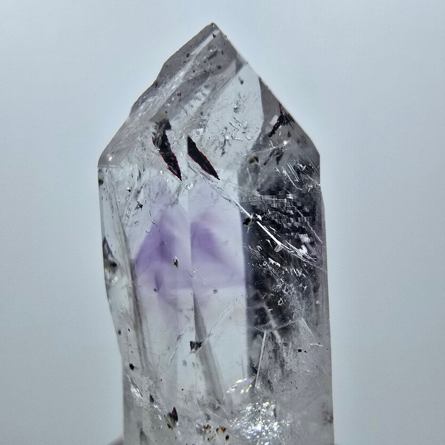 Améthyste fantôme avec hématite, mine Streep, Goboboseb, Namibie, 29 x 11 x 7 mm