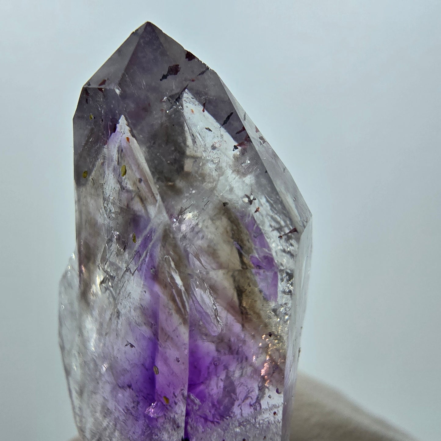 Enhydro Harlequin Phantom Amethyst, 2x Bubble Streep Mine Gobo. Namibie 43 x 22 x 13 mm