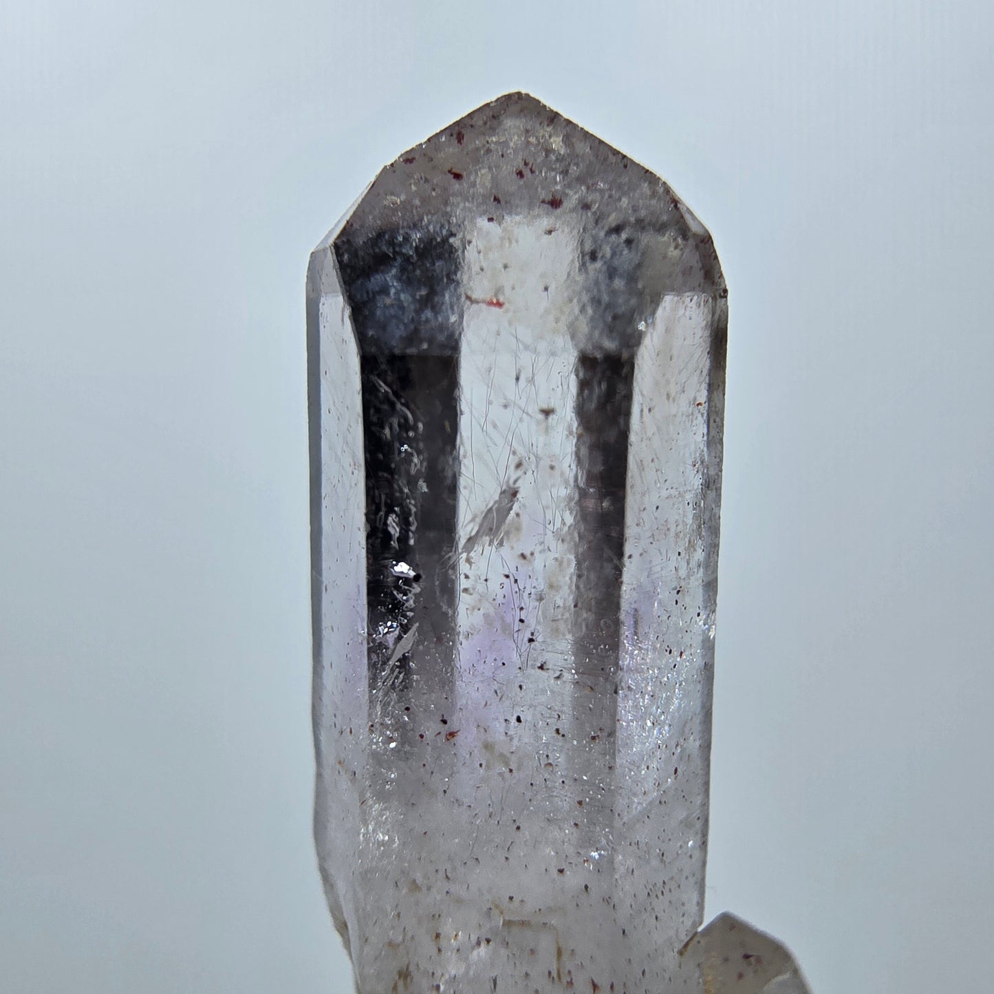 Pointe d'améthyste fantôme de Goboboseb, Namibie, 35 x 12 x 9 mm
