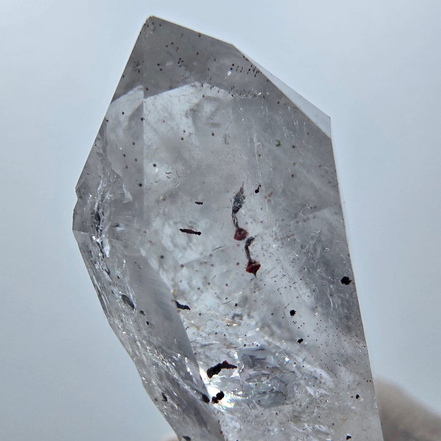 Quartz clair Harlequin Point Streep Mine, Goboboseb, Namibie 43 x 17 x 15 mm
