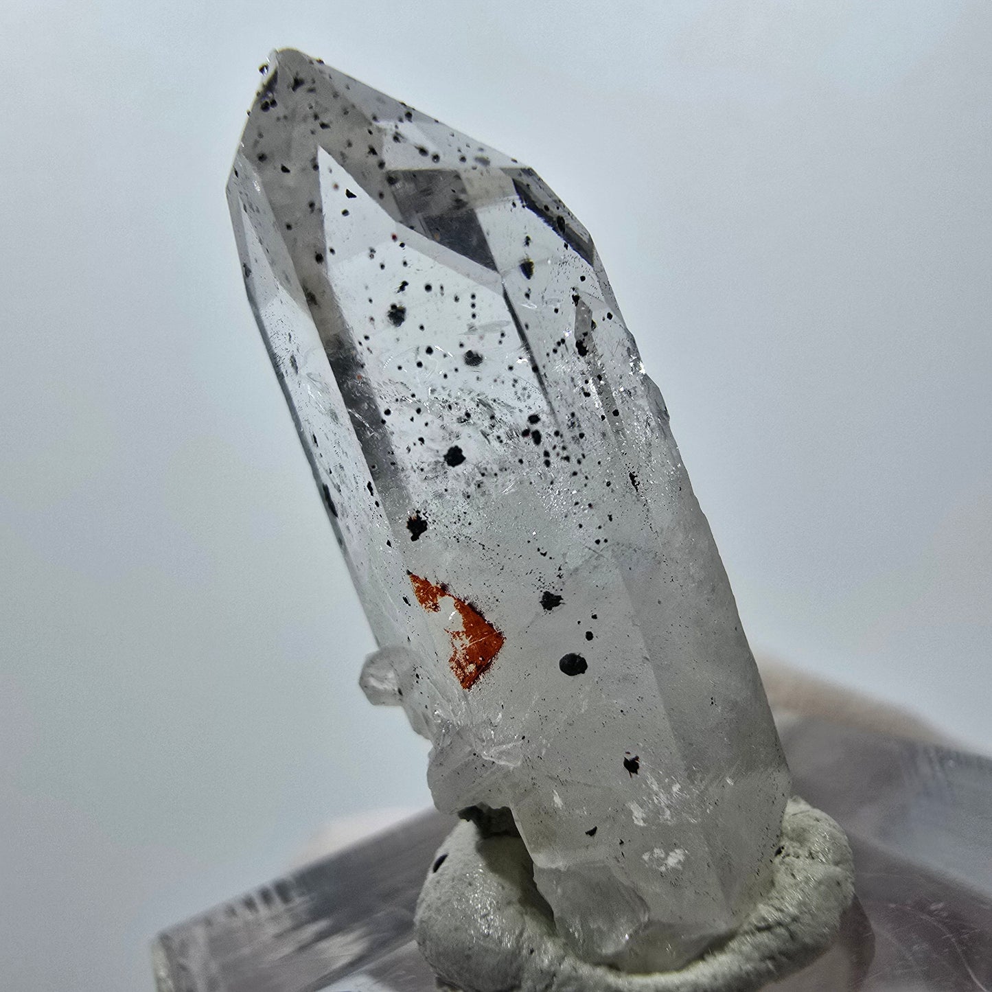 Quartz hématite transparent Point Streep Mine, Goboboseb, Namibie 29 x 14 x 10 mm