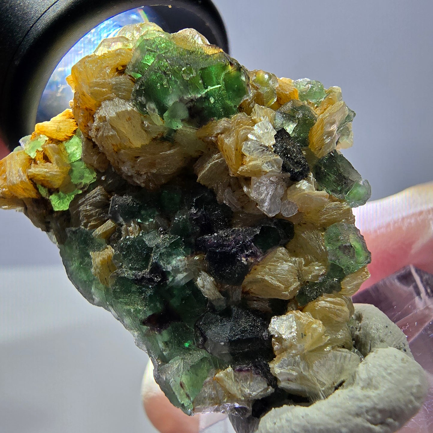 Cube de fluorite fantôme, muscovite et tourmaline Schorl, spécimen d'Erongo, Namibie, 37 x 34 x 18 mm