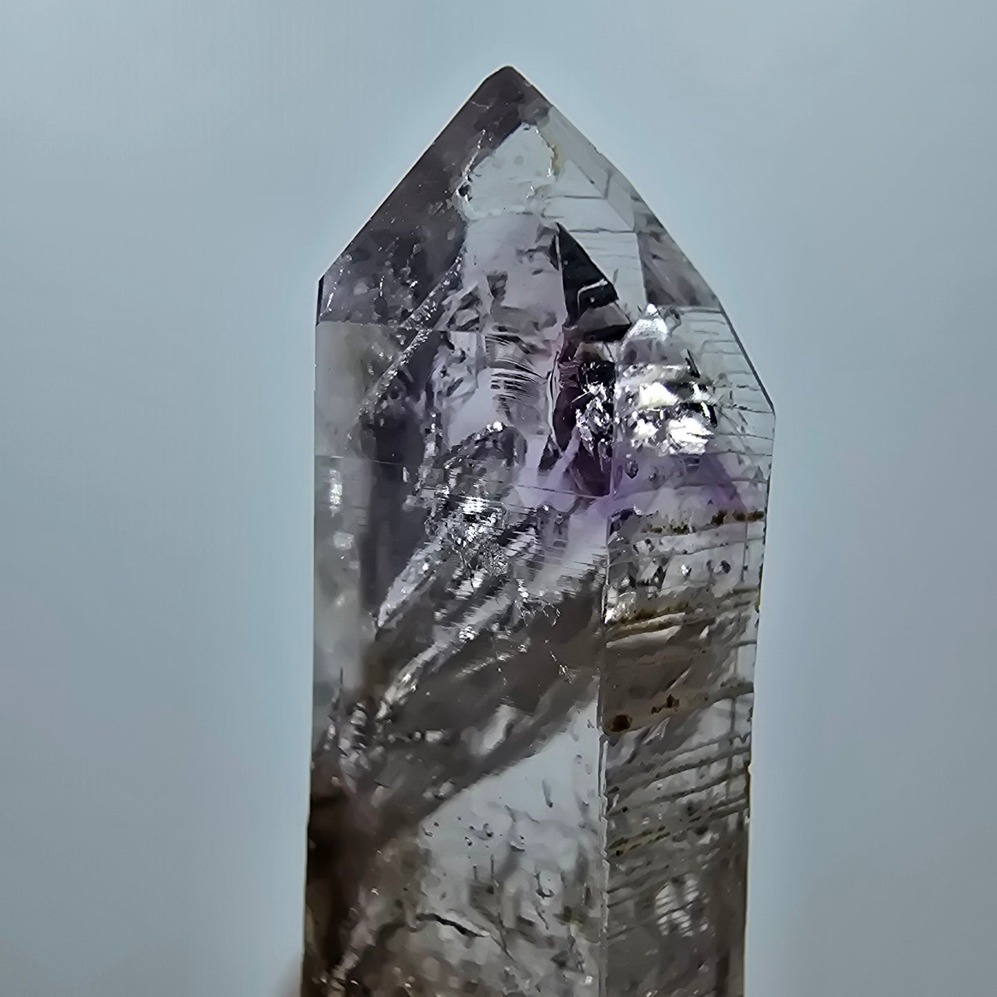 Mine d'améthyste Phantom Point Streep, Goboboseb, Namibie 48 x 14 x 10 mm