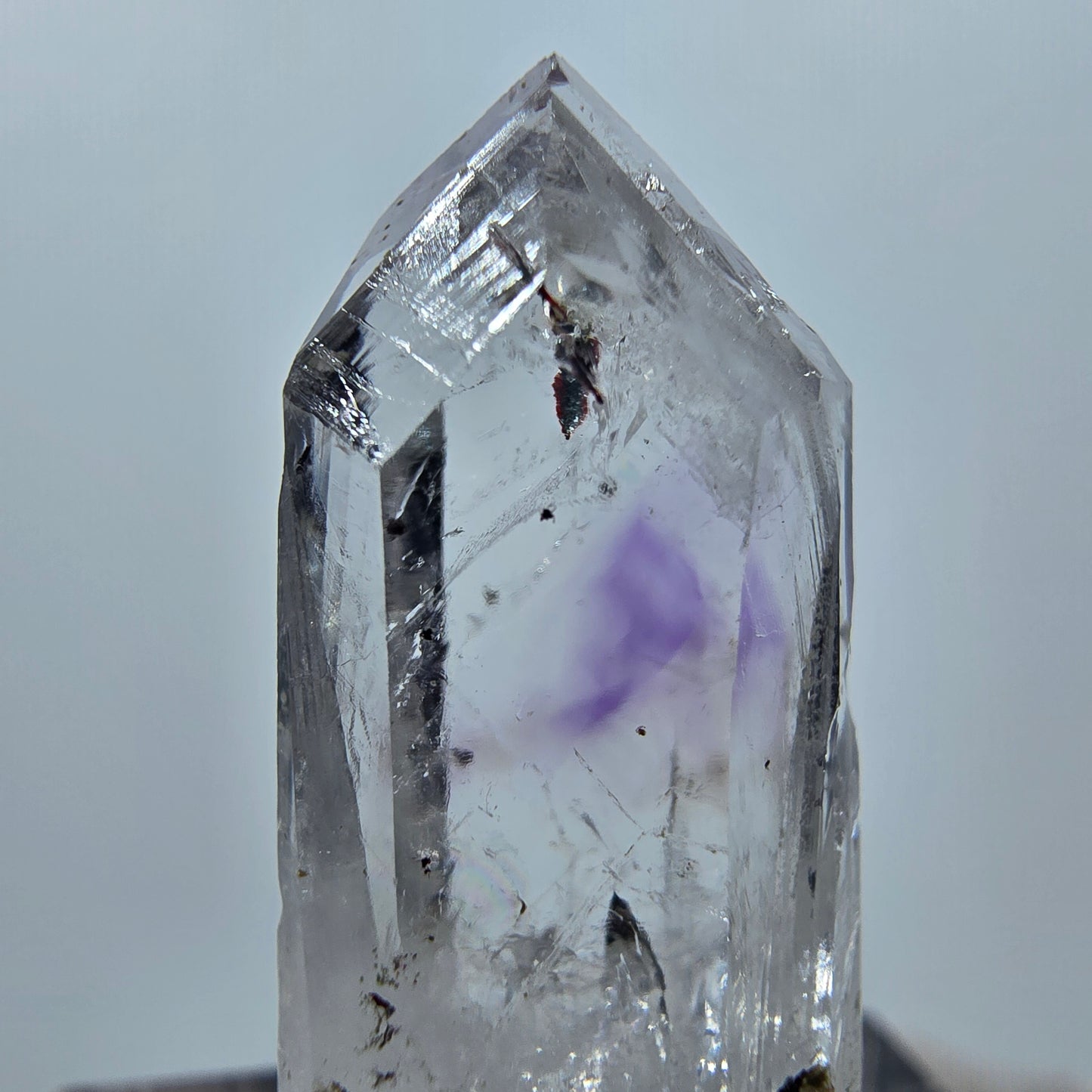 Améthyste fantôme avec hématite, mine Streep, Goboboseb, Namibie, 29 x 11 x 7 mm