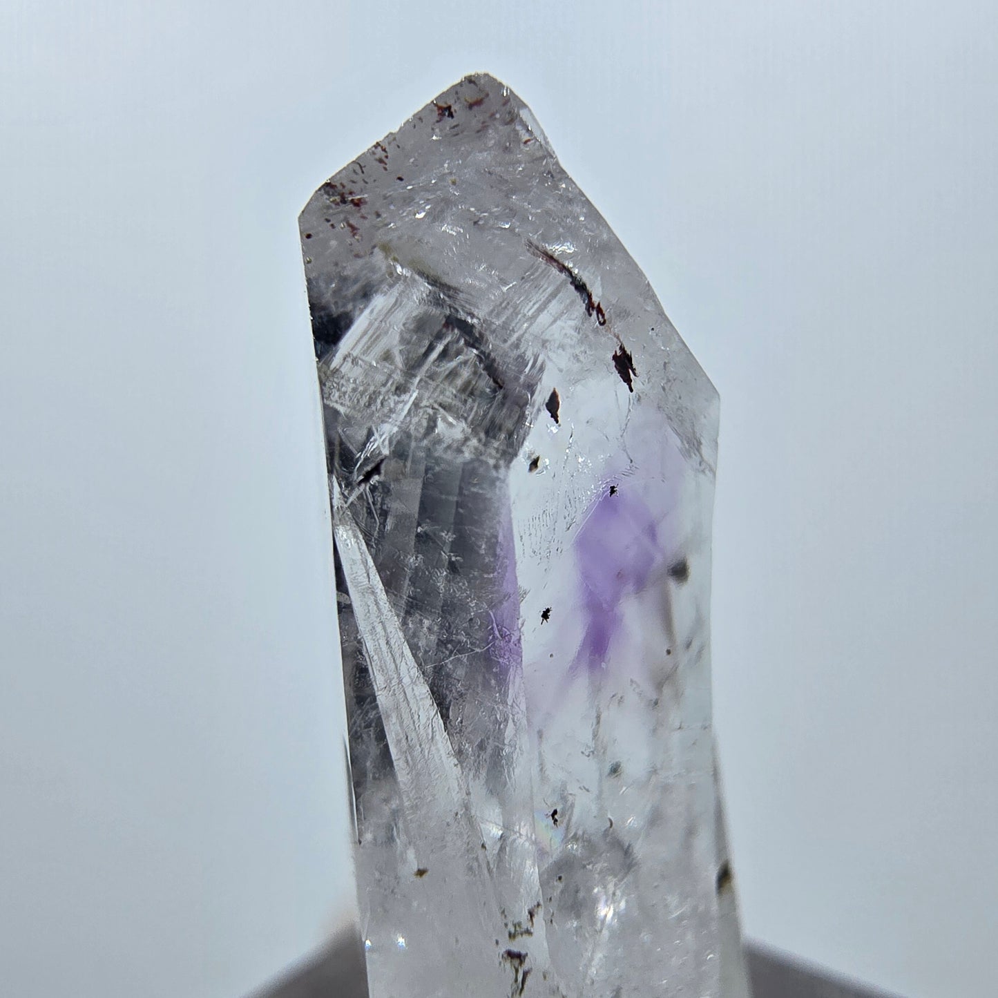 Améthyste fantôme avec hématite, mine Streep, Goboboseb, Namibie, 29 x 11 x 7 mm