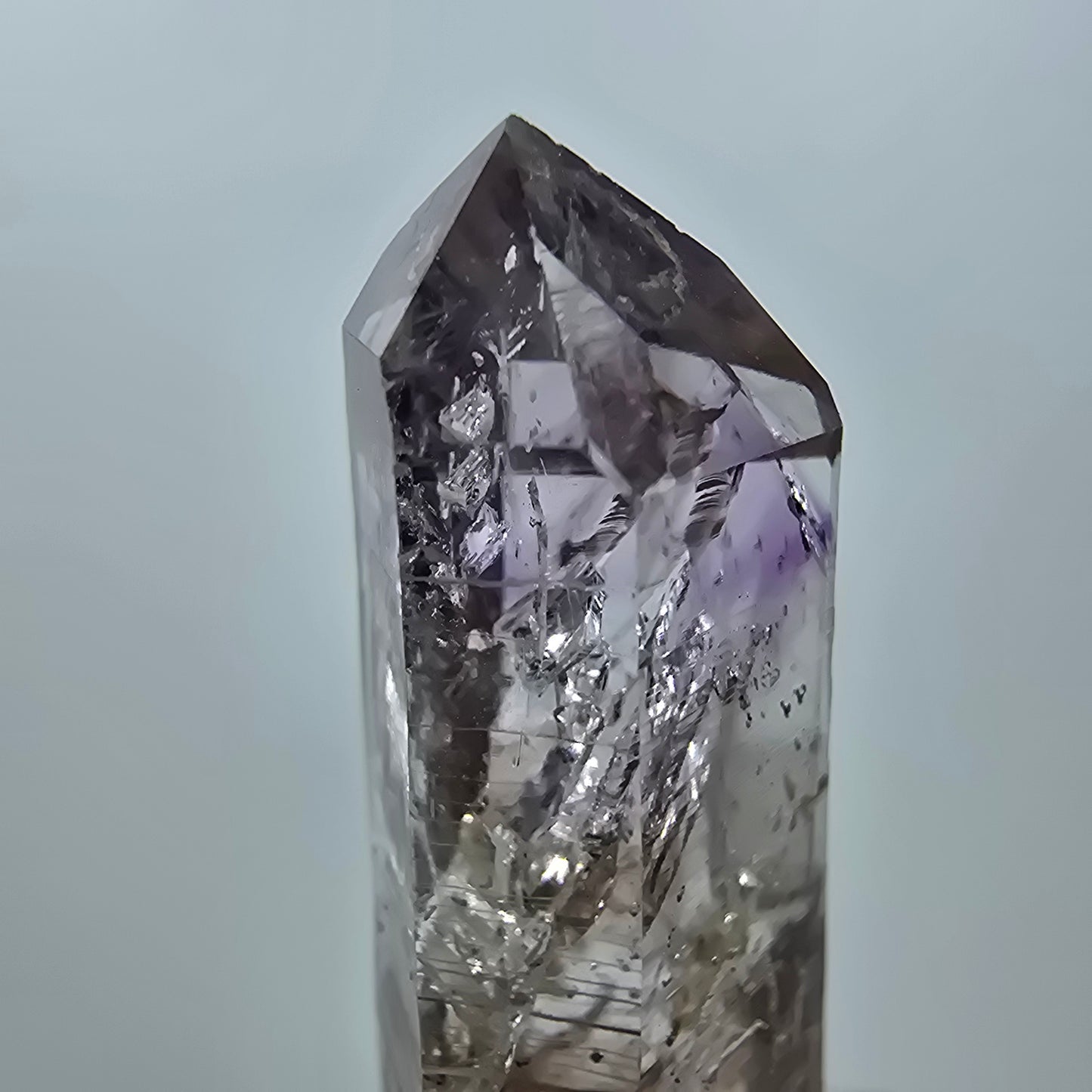 Mine d'améthyste Phantom Point Streep, Goboboseb, Namibie 48 x 14 x 10 mm