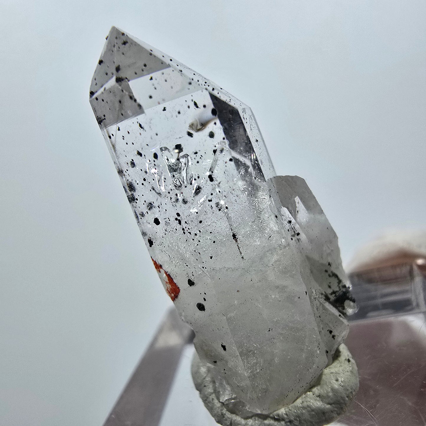 Quartz hématite transparent Point Streep Mine, Goboboseb, Namibie 29 x 14 x 10 mm