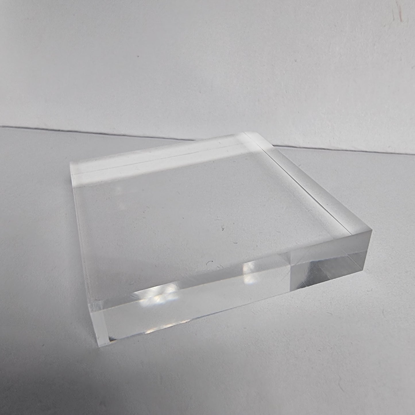 Acryl Sockel für Mineralien Präsentation 50*50*10mm Ständer Platte Standfuß klar