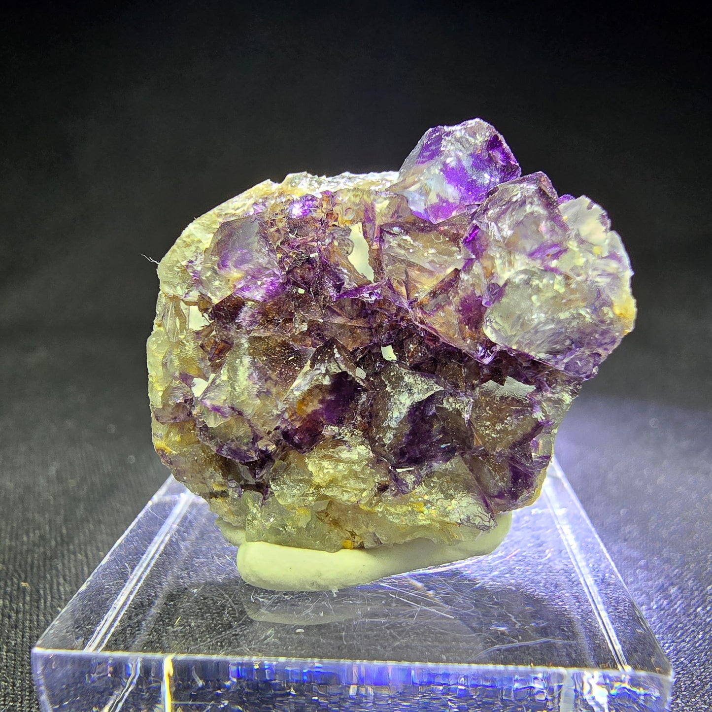 Klare zonare Fluorit Würfel Stufe lila weiß 28*21*12mm Okorusu, Namibia Sammlung