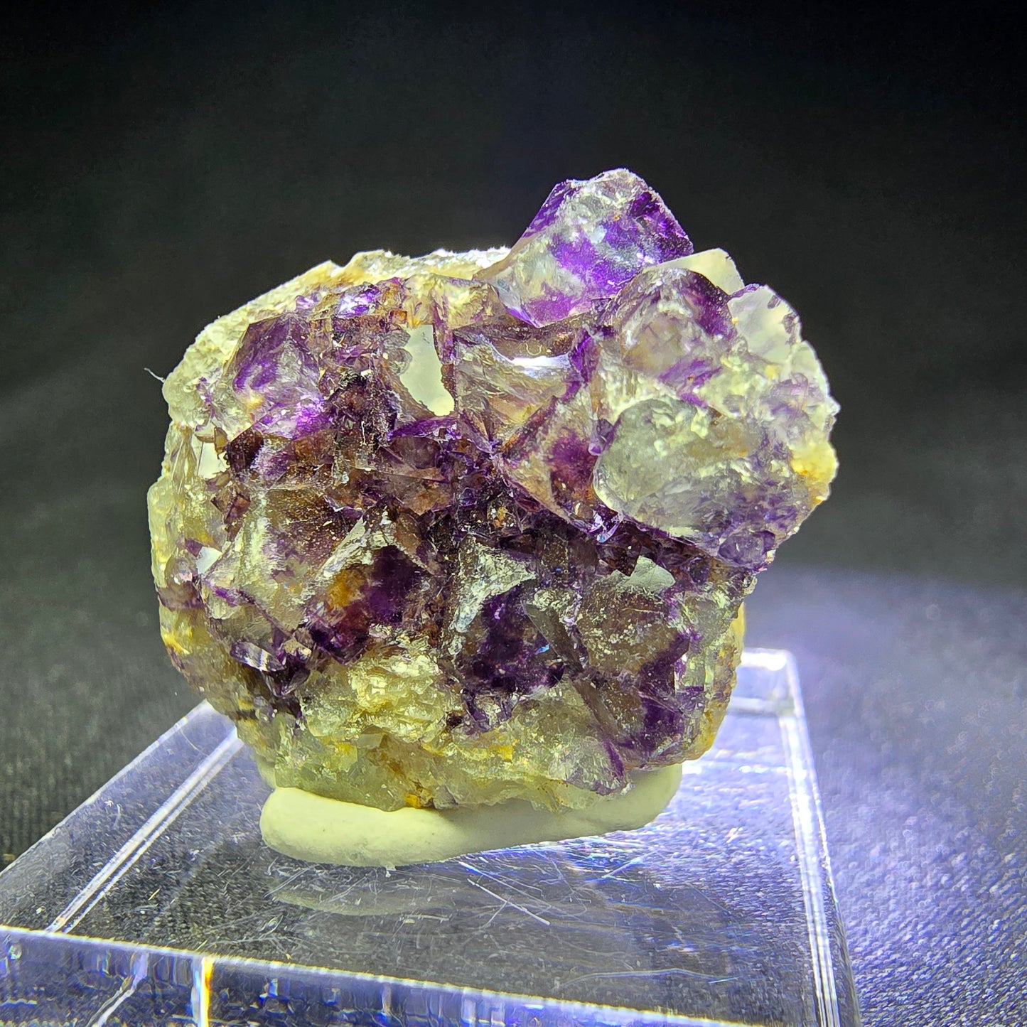 Klare zonare Fluorit Würfel Stufe lila weiß 28*21*12mm Okorusu, Namibia Sammlung