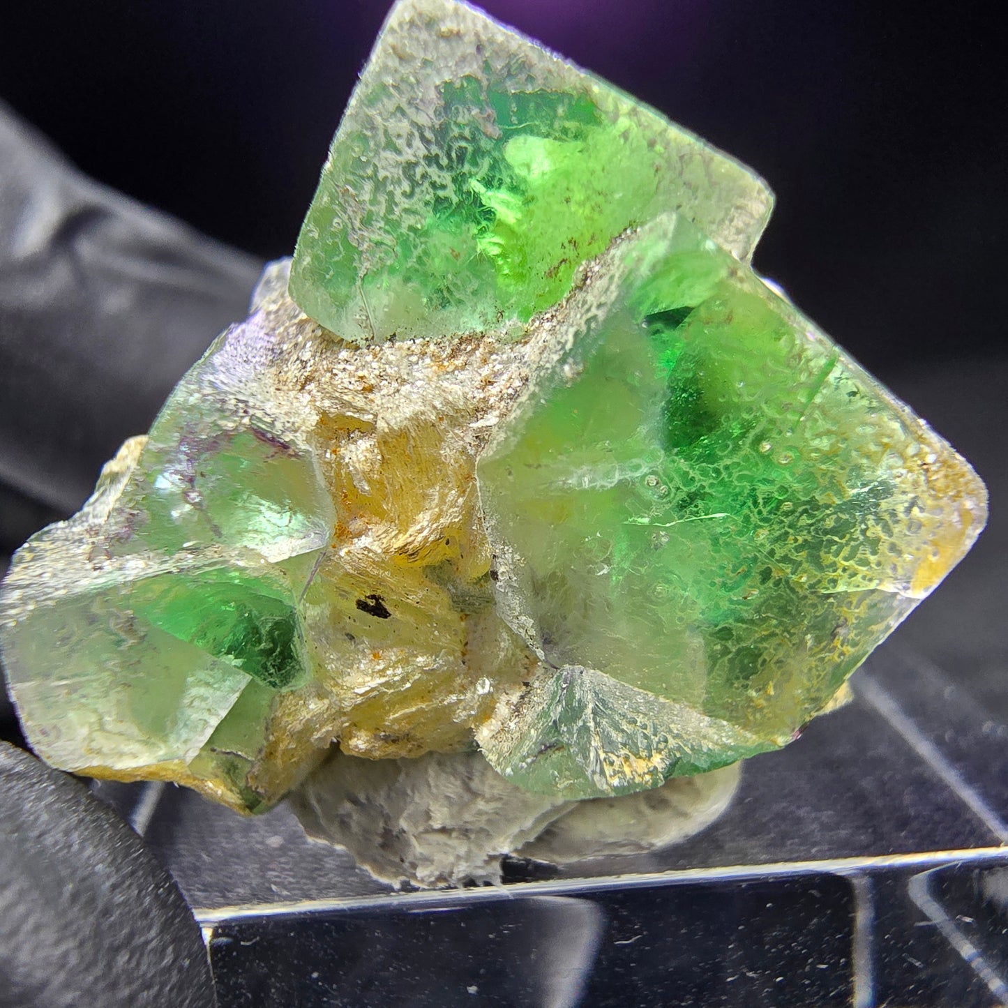 Seltene Fluorit XX mit Muskovit Würfel Stufe grün 21*19*17mm aus Erongo, Namibia
