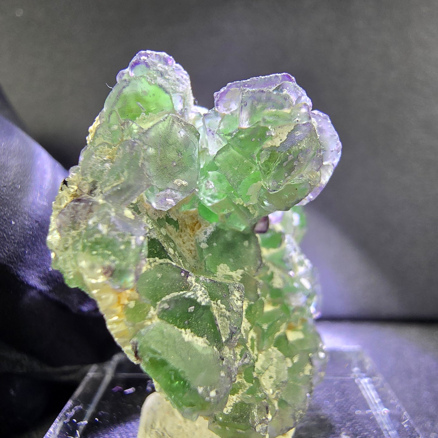 Klare Phantom Fluorit mit Schörl Muskovit Stufe grün lila Erongo, Namibia 28*24*18mm