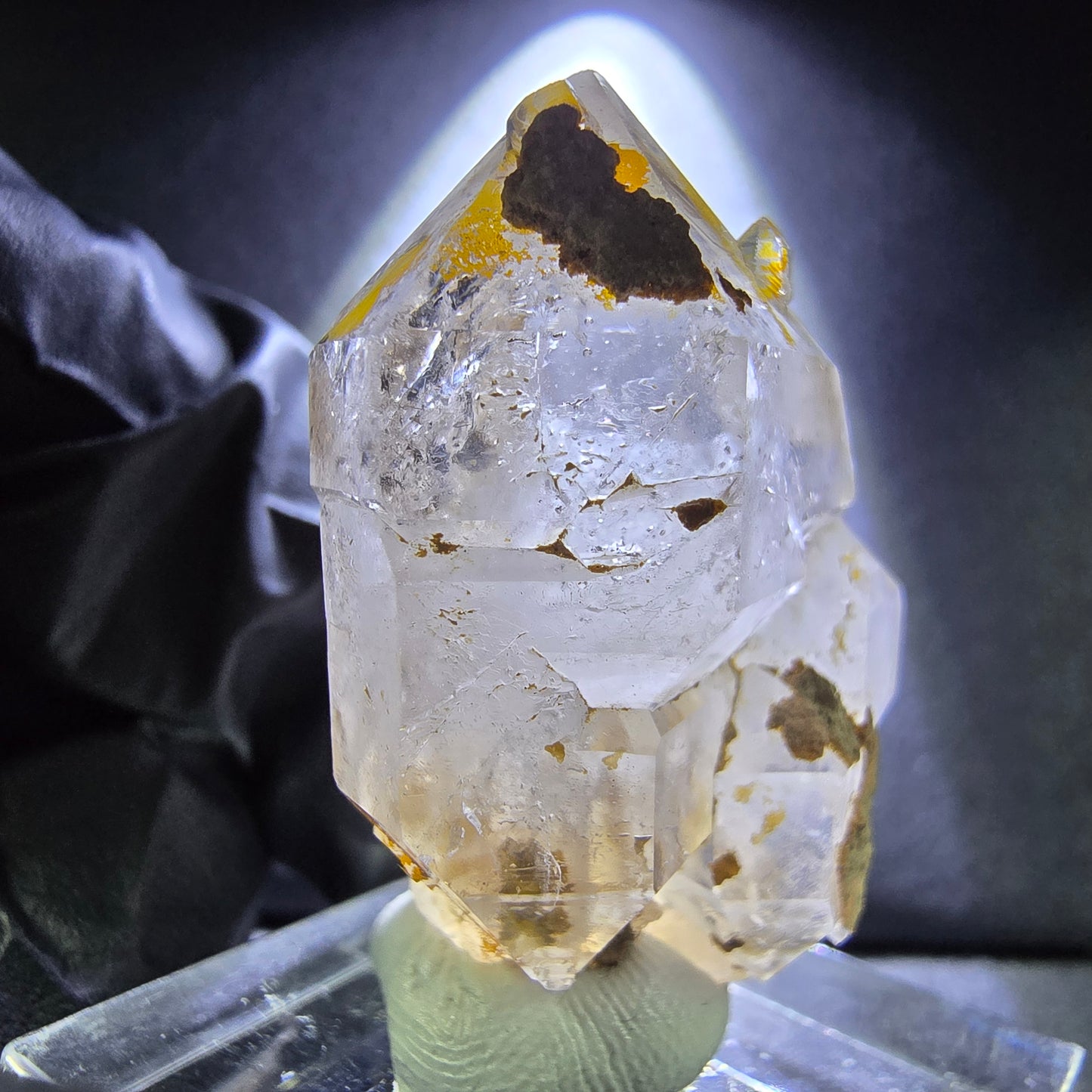 Quartz fumé fantôme clair Sceptre à double extrémité étape 34*24*17mm Goboboseb Namibie
