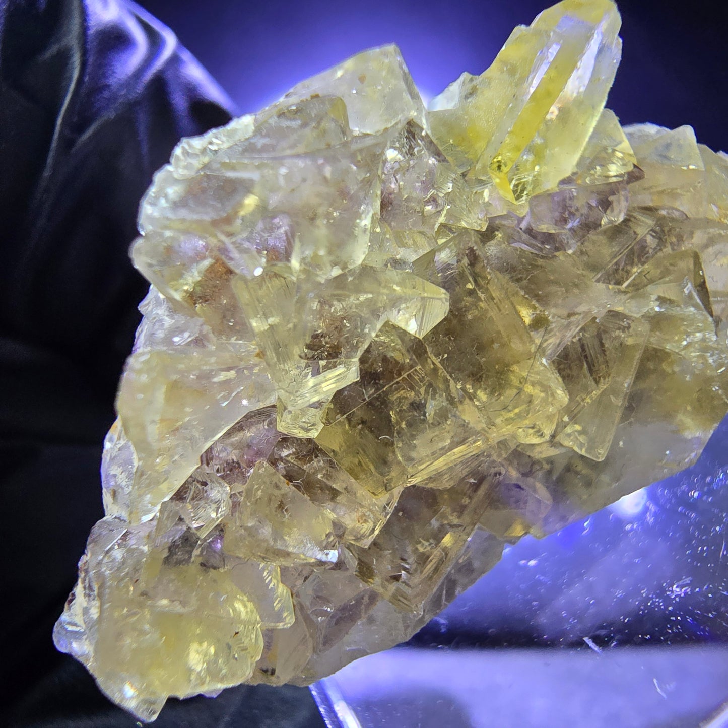 Sehr klare Fluorit Würfel Stufe gelb 37*19*10mm Okorusu, Namibia Sammlung