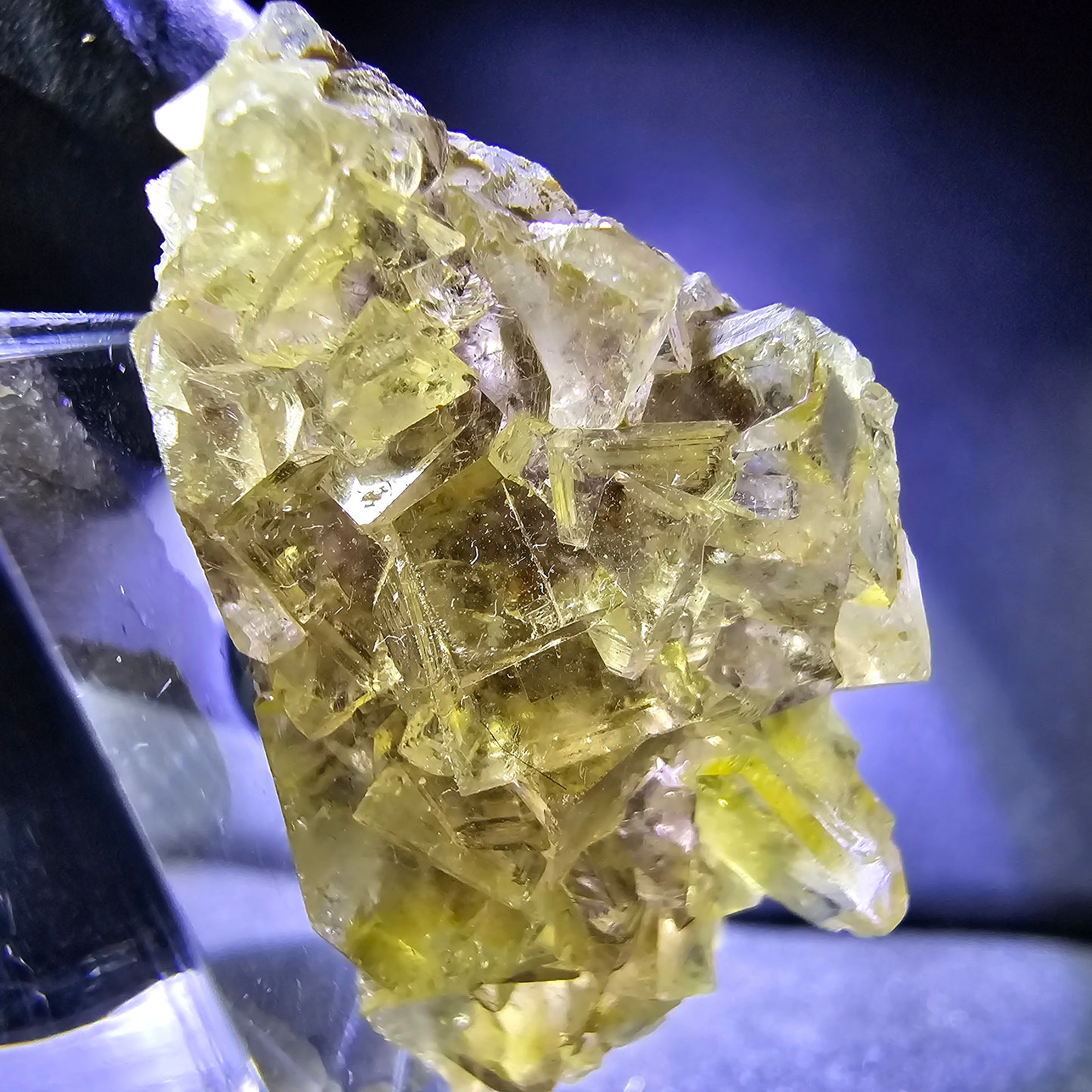 Sehr klare Fluorit Würfel Stufe gelb 37*19*10mm Okorusu, Namibia Sammlung